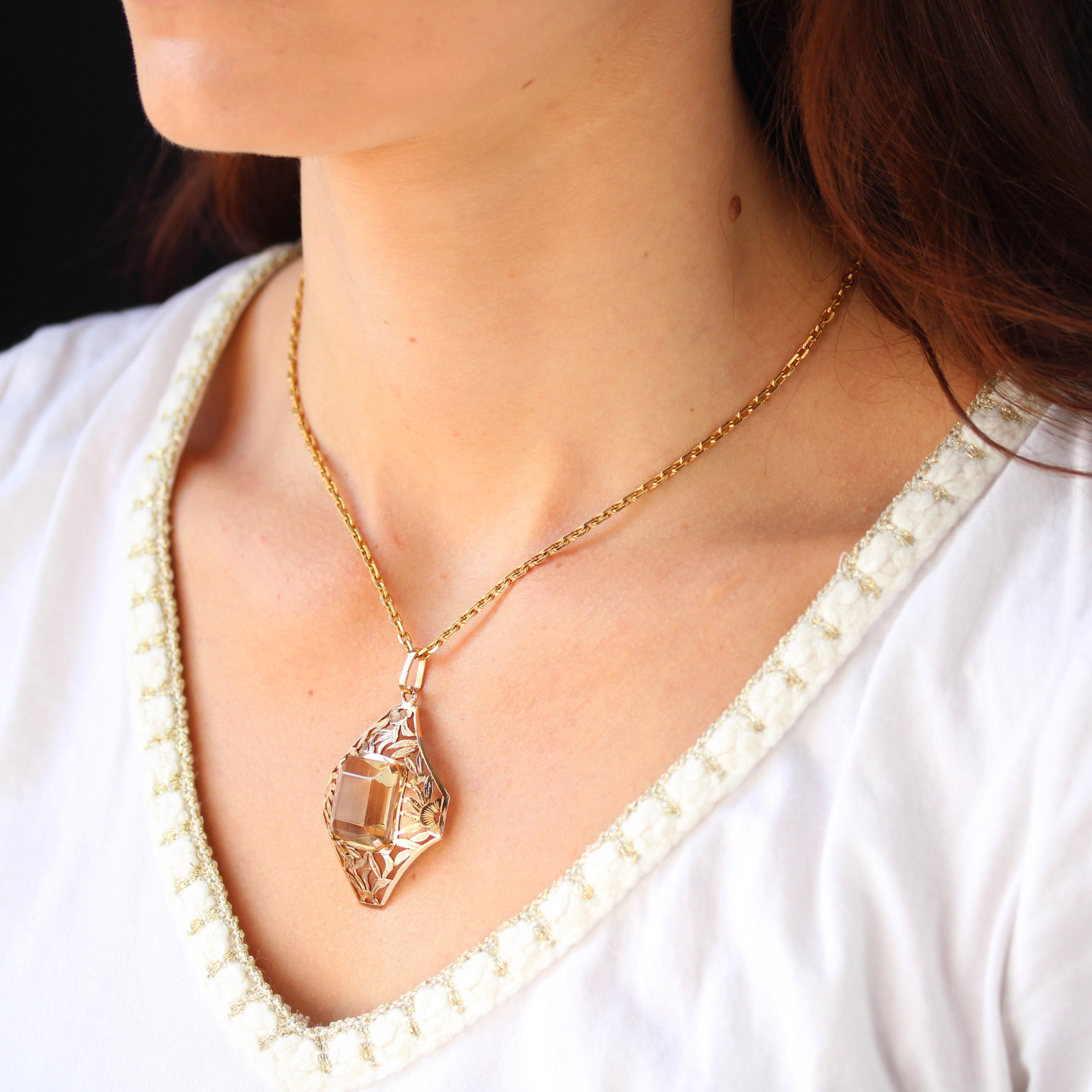 Donna Ciondolo retrò francese del 1960 in oro rosa 18 carati con citrino rombico traforato in vendita