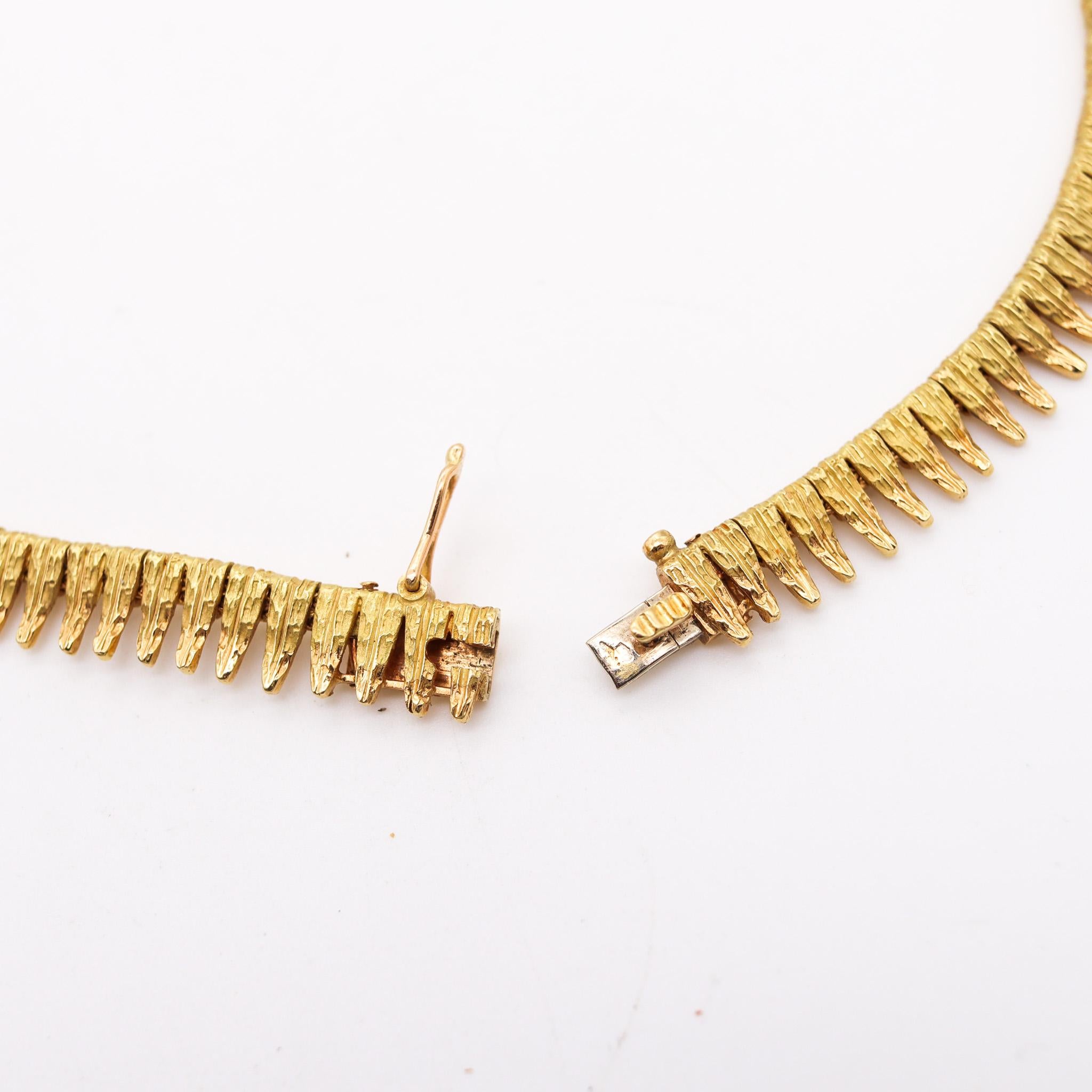 Women's French 1960 Midcentury Fringe Feathers Necklace in 18kt Gold with Diamonds