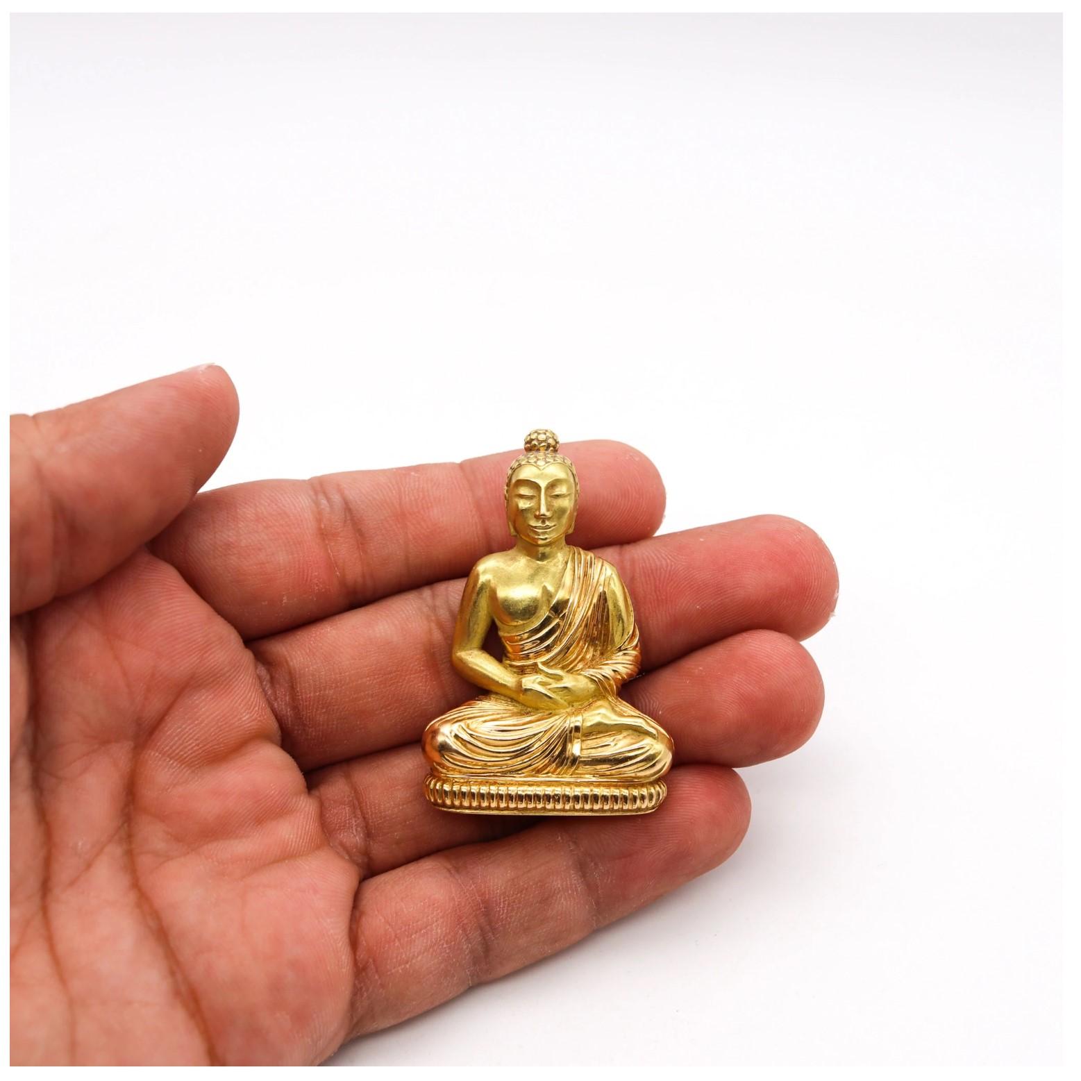 French 1960 Rare Seated Meditating Buddha Large Pendant Solid 18Kt Yellow Gold In Excellent Condition In Miami, FL