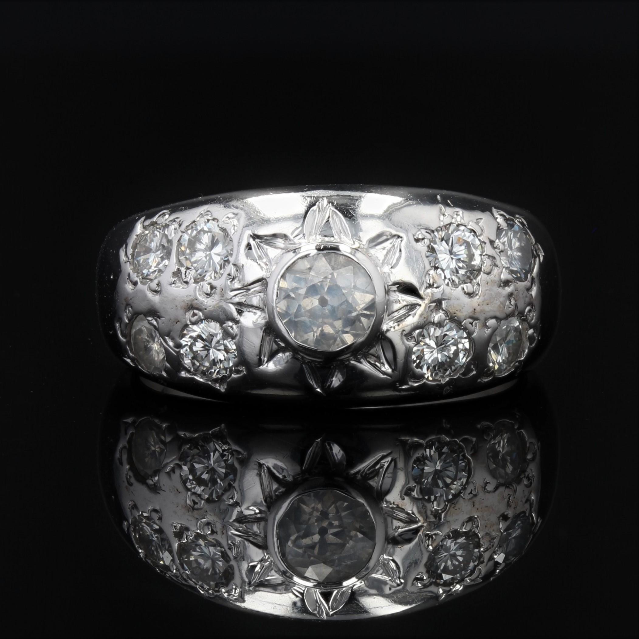 French, 1960s 1 Carat Diamonds 18 Karat White Gold Bangle Ring For Sale 1