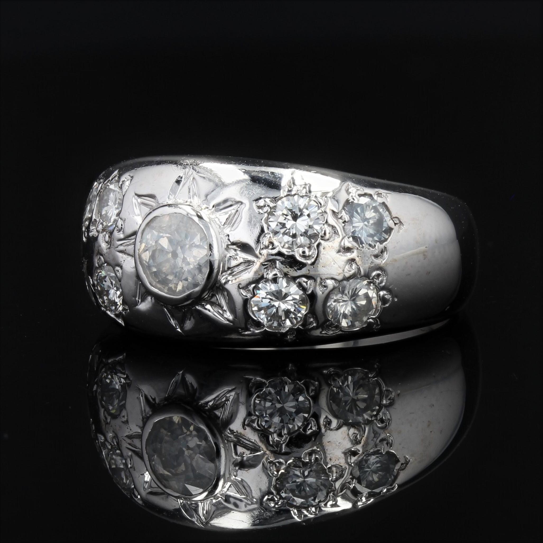 French, 1960s 1 Carat Diamonds 18 Karat White Gold Bangle Ring For Sale 2