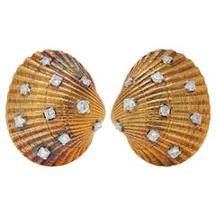 French 1960's 1.00 CTW Diamond Platinum 18 Karat Gold Shell Ear-Clip Earrings