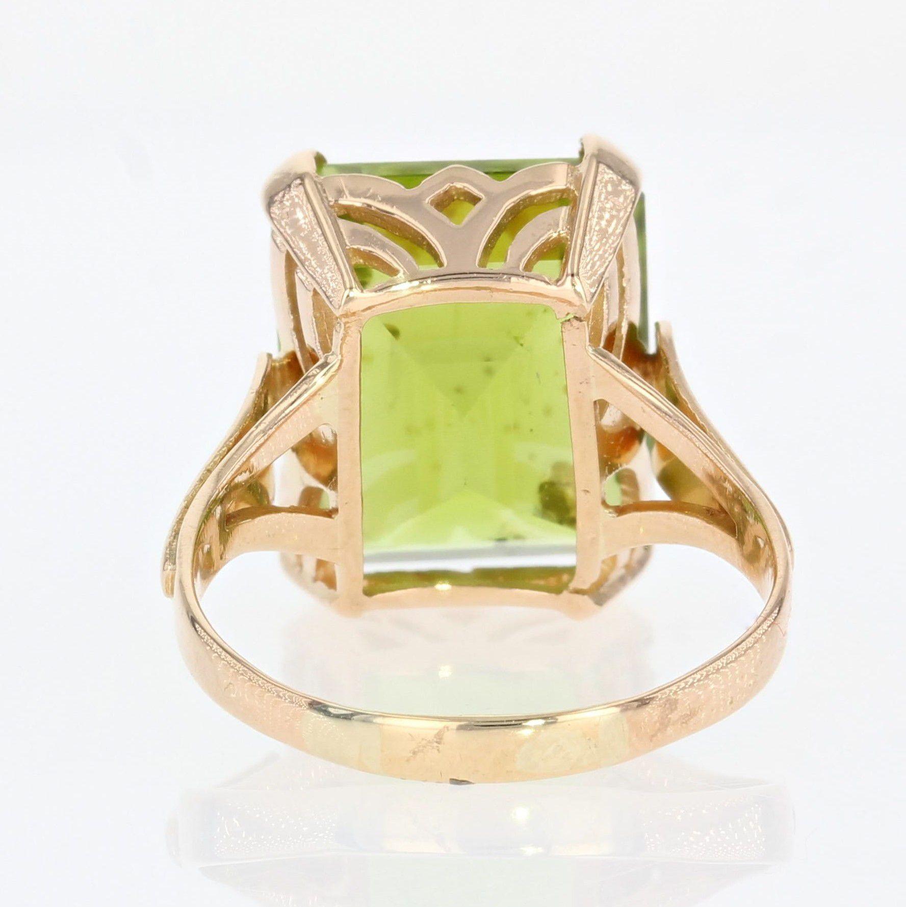 French 1960s 11, 10 Carat Peridot 18 Karat Yellow Gold Ring 4