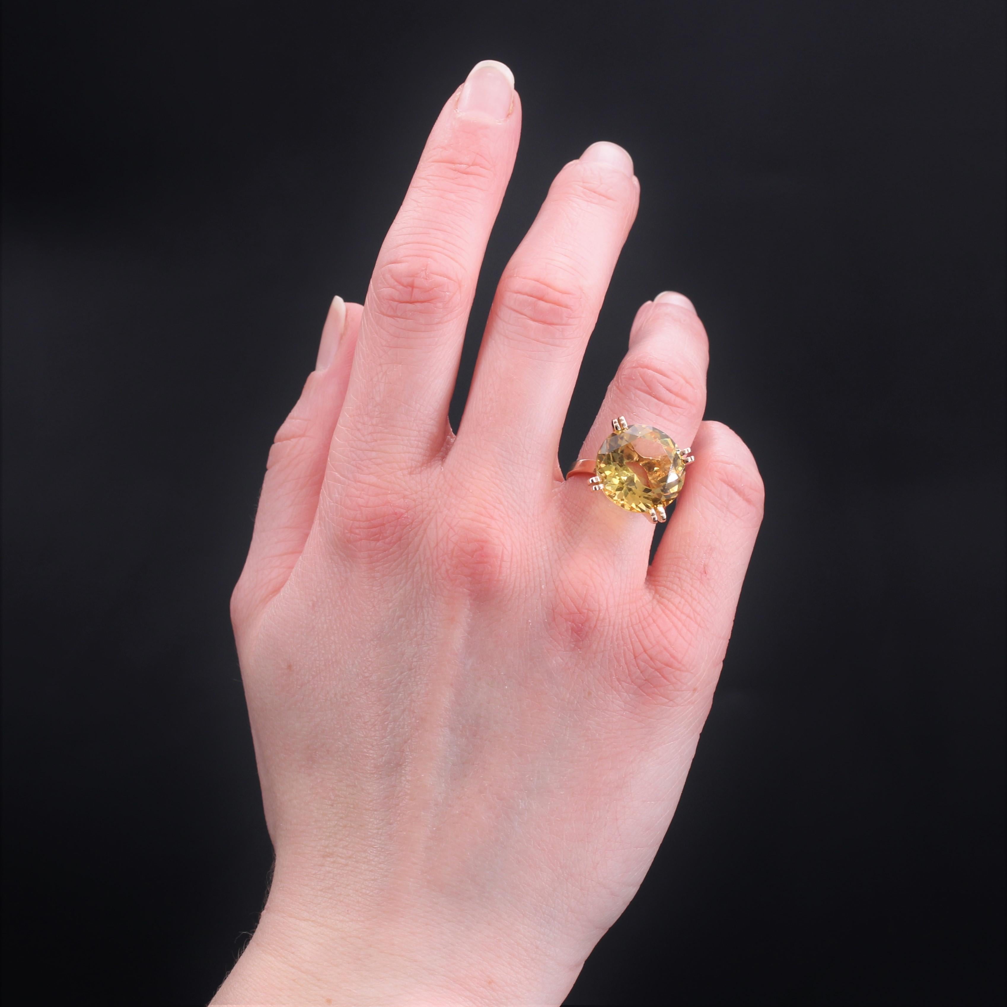 Round Cut French 1960s 12.90 Carat Citrine 18 Karat Rose Gold Ring For Sale
