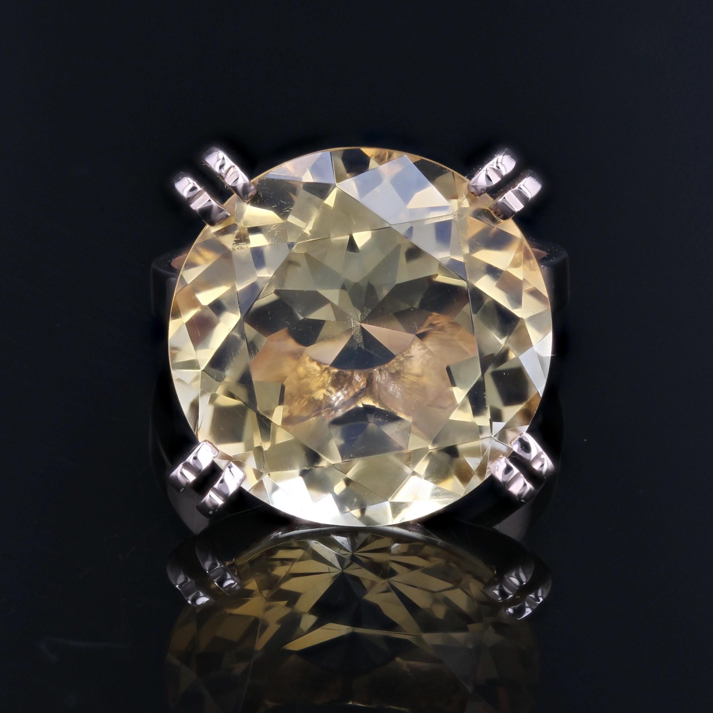 French 1960s 12.90 Carat Citrine 18 Karat Rose Gold Ring In Excellent Condition For Sale In Poitiers, FR