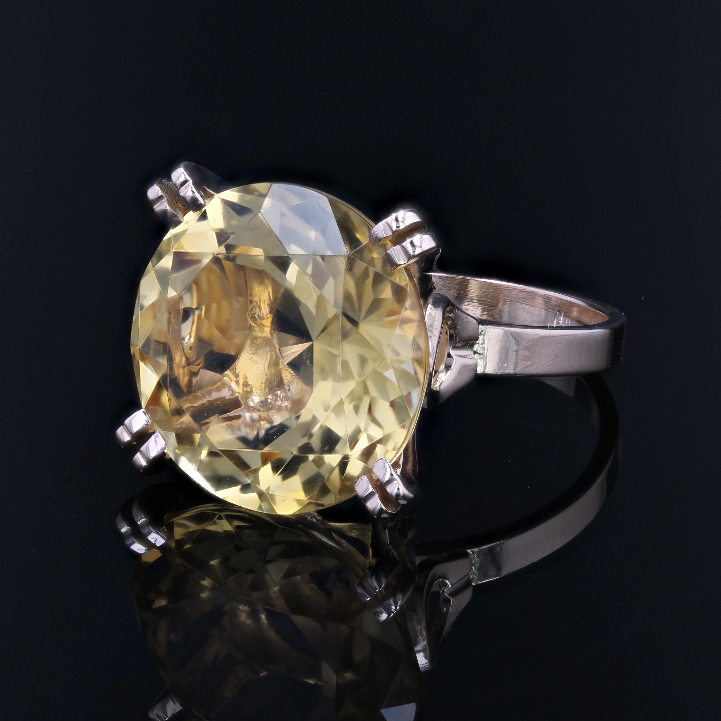 French 1960s 12.90 Carat Citrine 18 Karat Rose Gold Ring For Sale 1