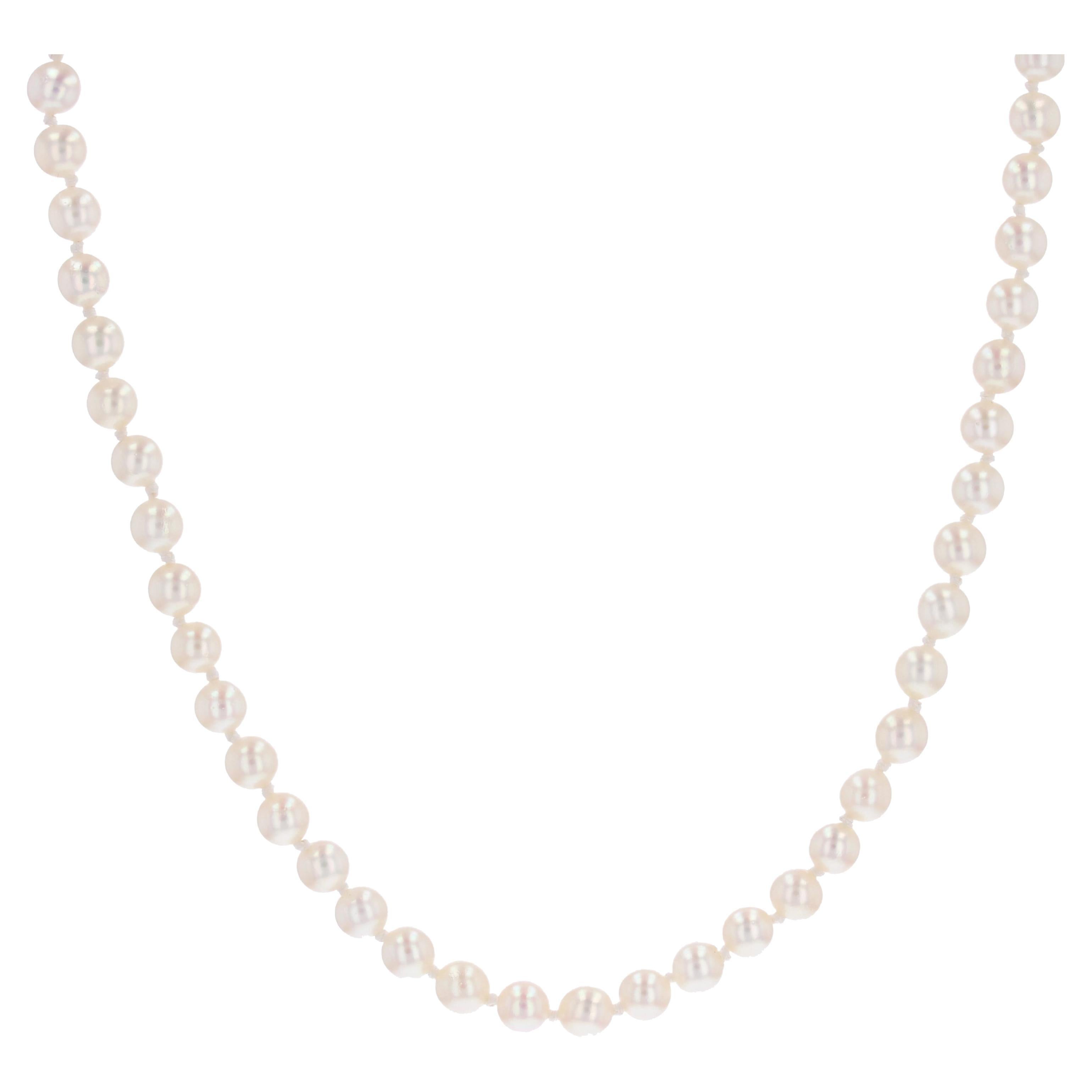 Collar gargantilla de perlas cultivadas con cierre de oro rosa de 18 quilates francés de los años 60
