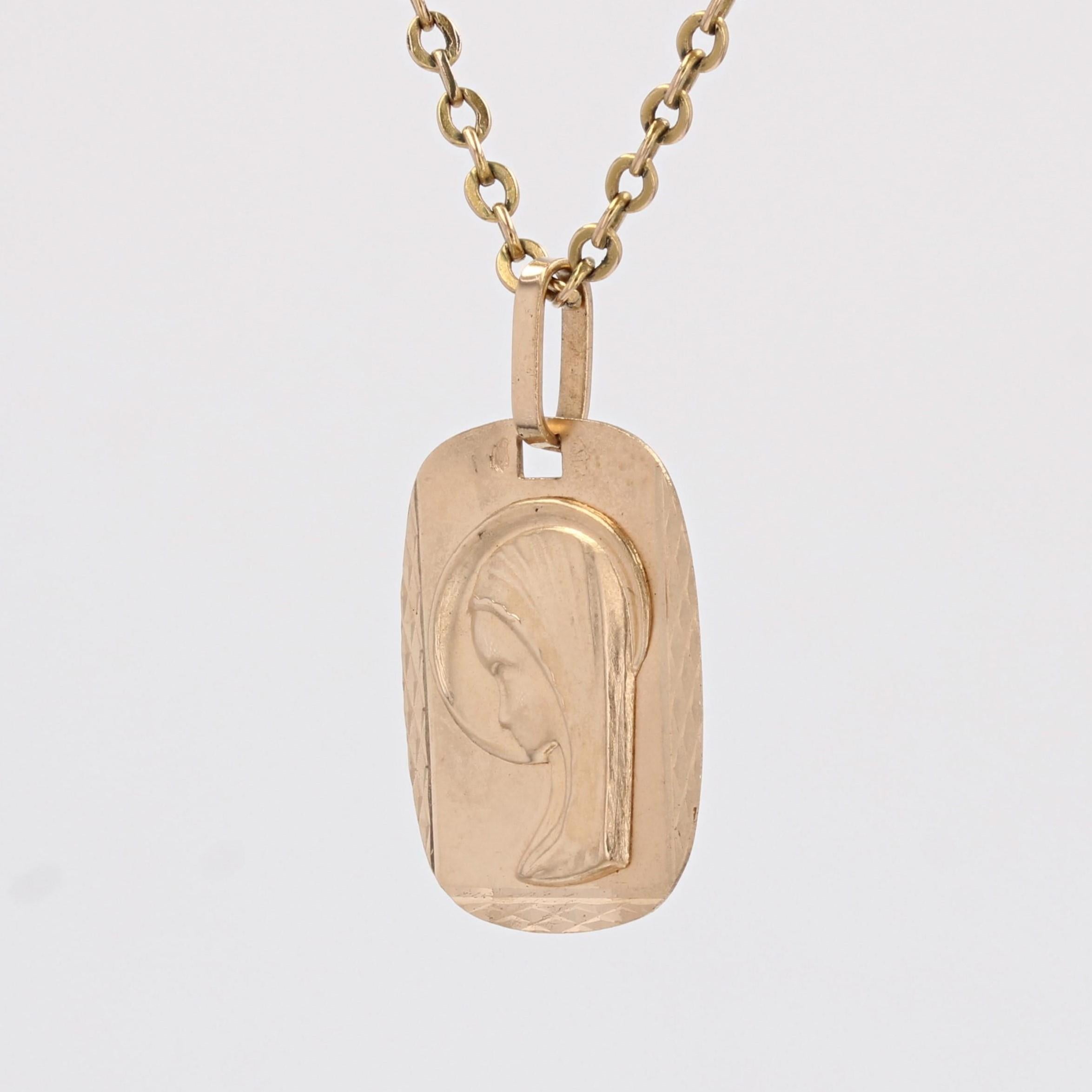 French 1960s 18 Karat Rose Gold Virgin Rectangular Medal Pendant In Good Condition For Sale In Poitiers, FR