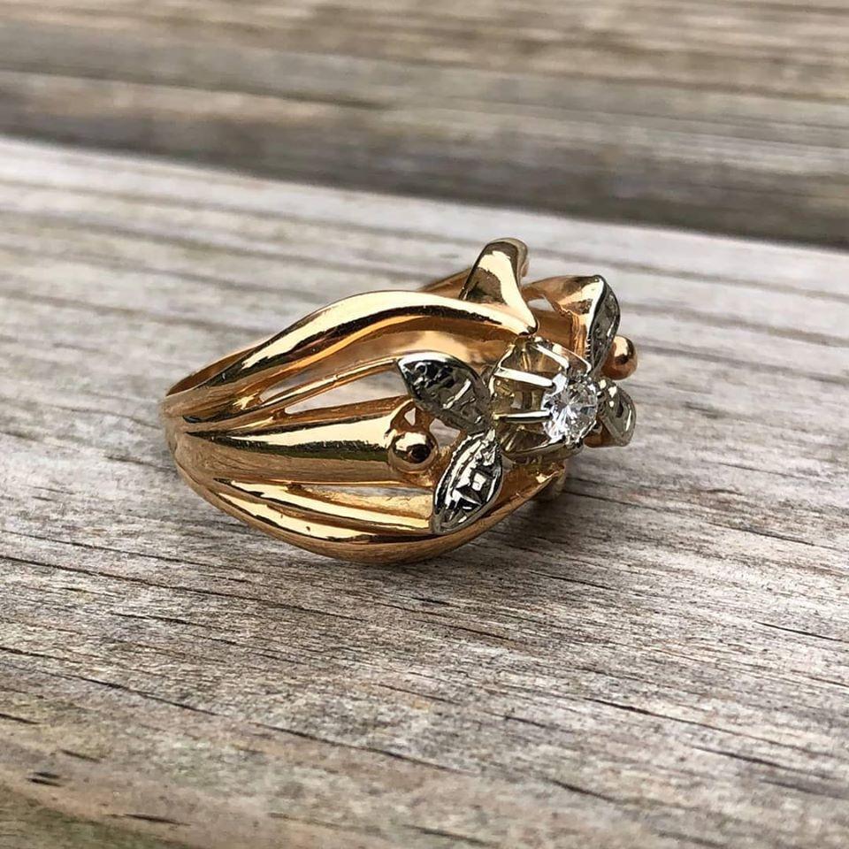 Anello francese degli anni '60 in oro rosa 18 carati e oro bianco con diamanti in vendita 5