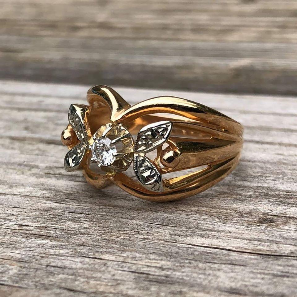 French 1960s 18 Karat Rose Gold White Gold Diamond Ring For Sale 1