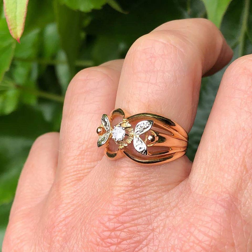 Donna Anello francese degli anni '60 in oro rosa 18 carati e oro bianco con diamanti in vendita