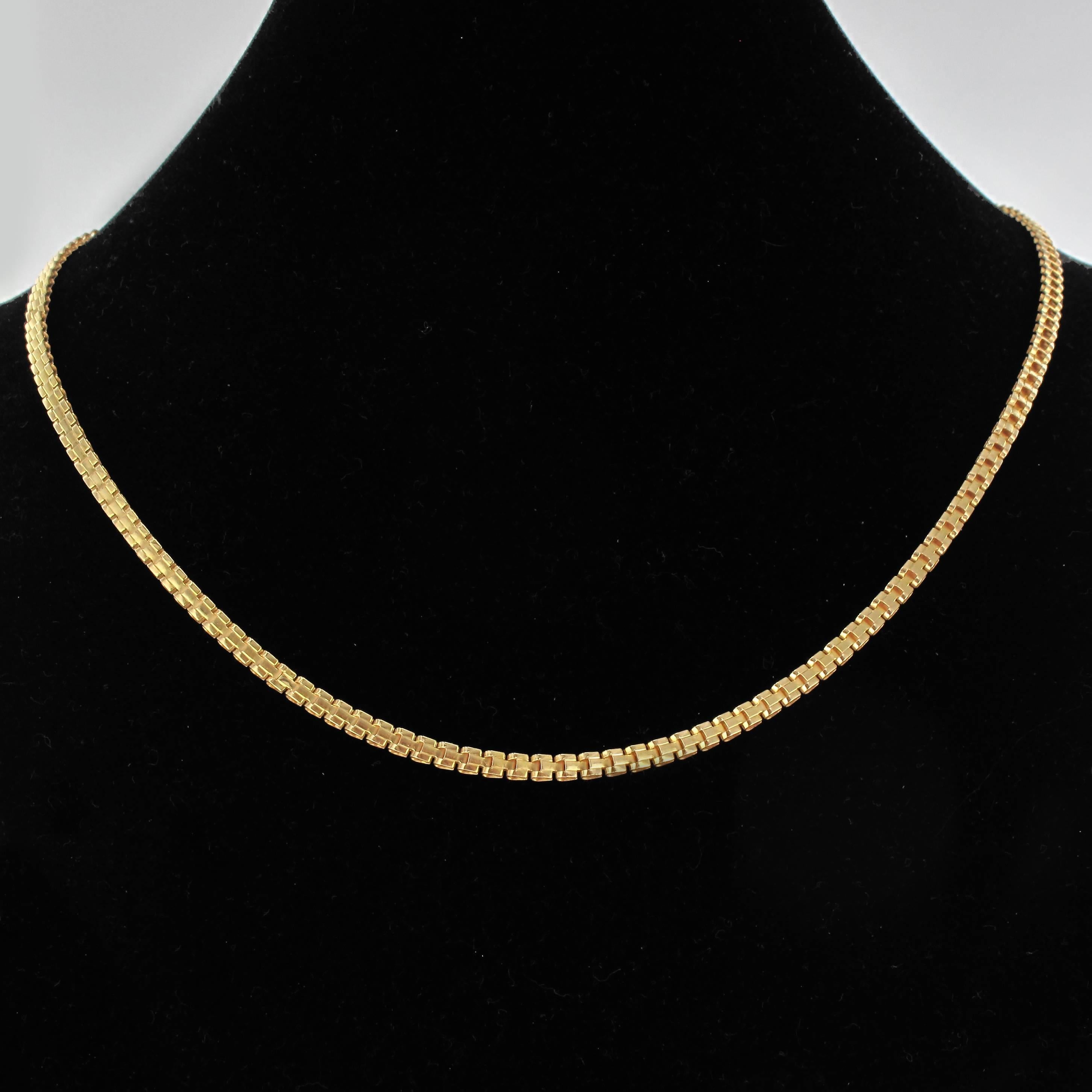 French 1960s 18 Karat Rose Gold Y Mesh Chain Necklace In Excellent Condition In Poitiers, FR