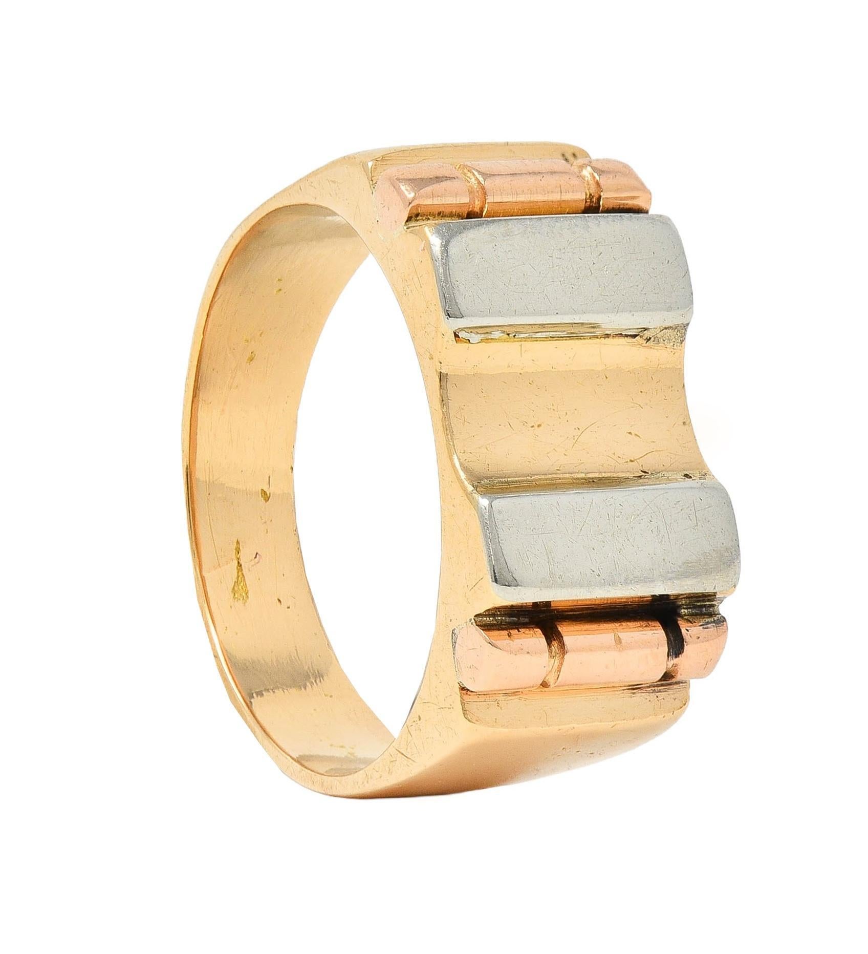 Anello industriale francese degli anni '60 in oro tricolore a 18 carati in vendita 7