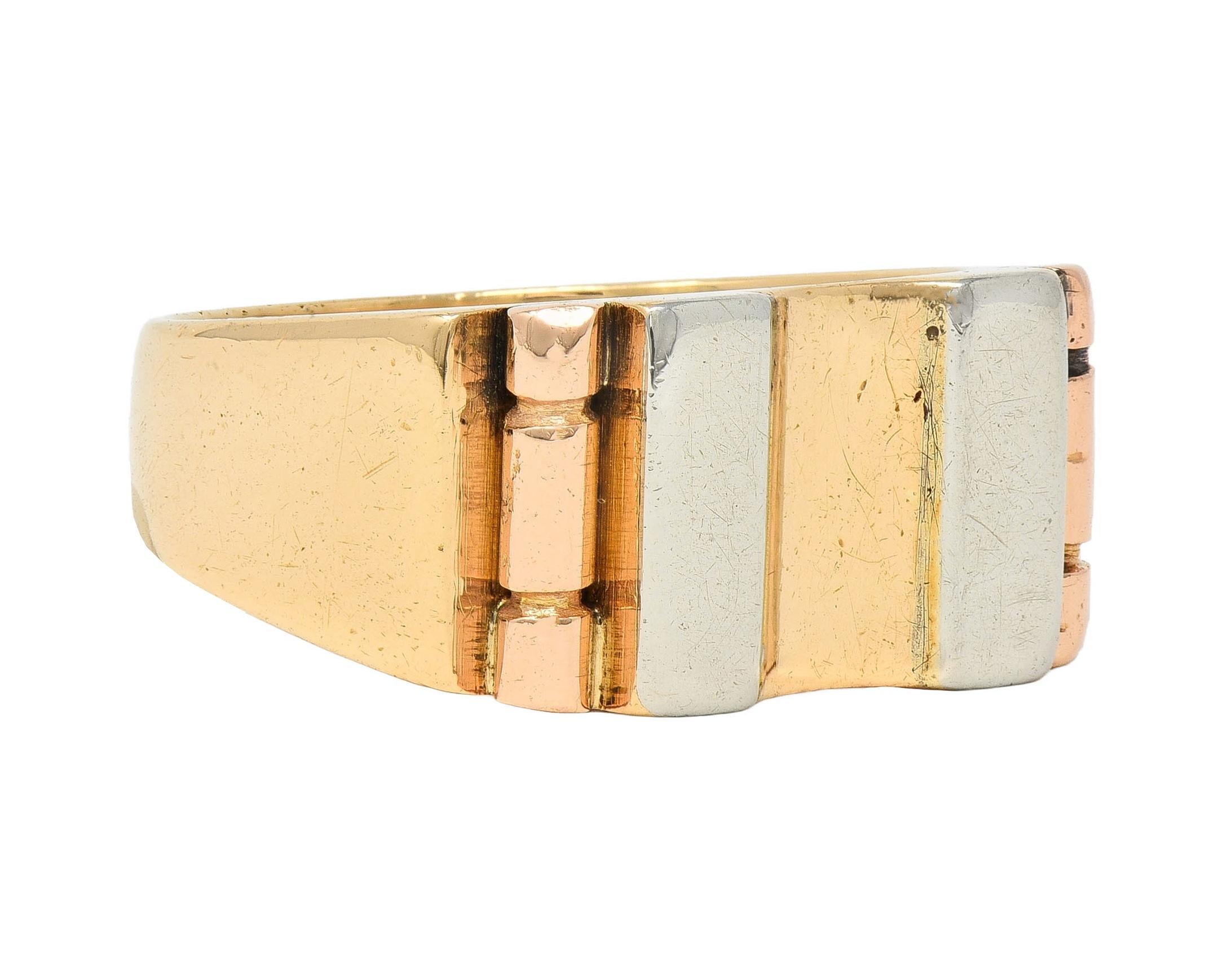 Anello industriale francese degli anni '60 in oro tricolore a 18 carati In condizioni ottime in vendita a Philadelphia, PA