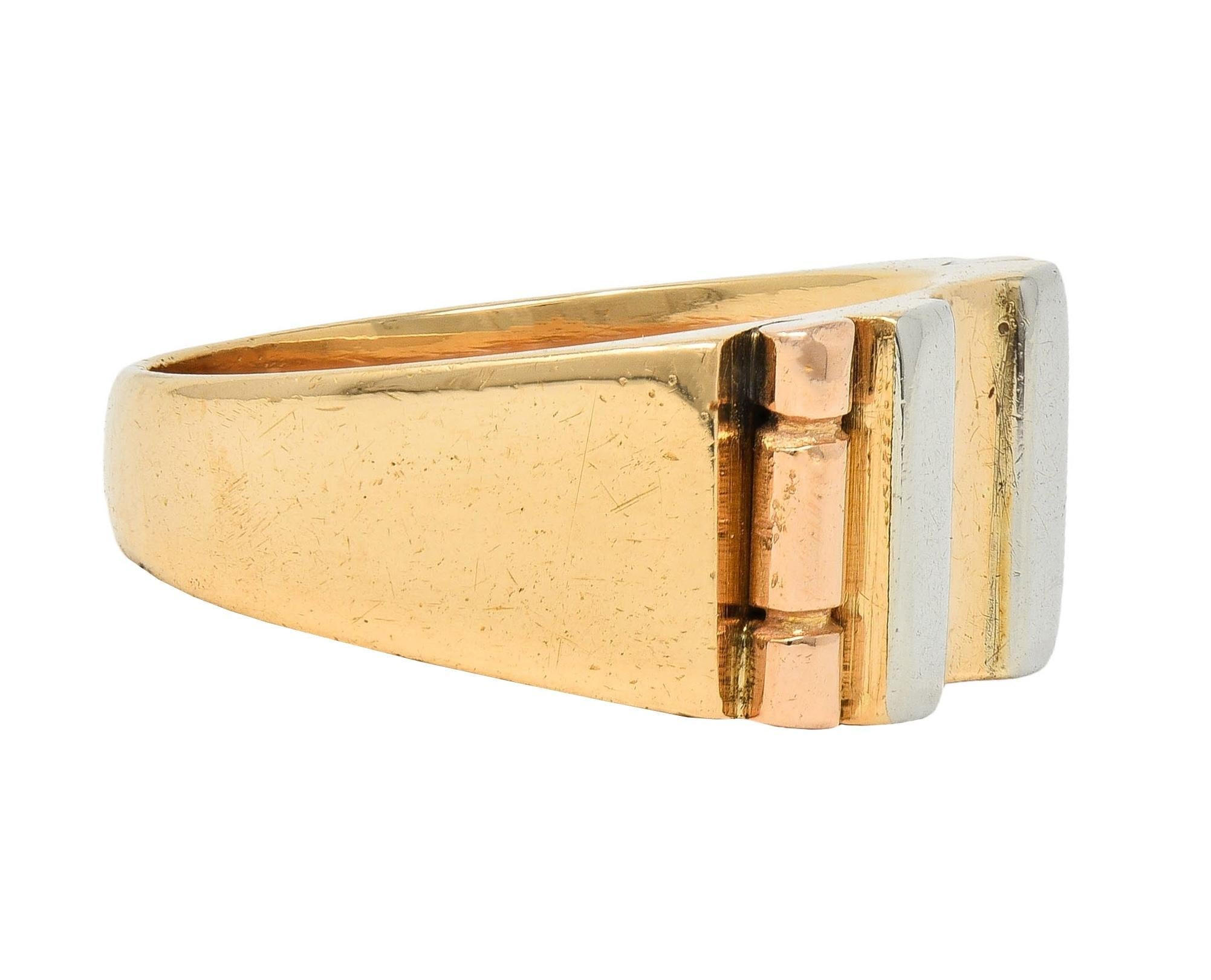 Anello industriale francese degli anni '60 in oro tricolore a 18 carati in vendita 1