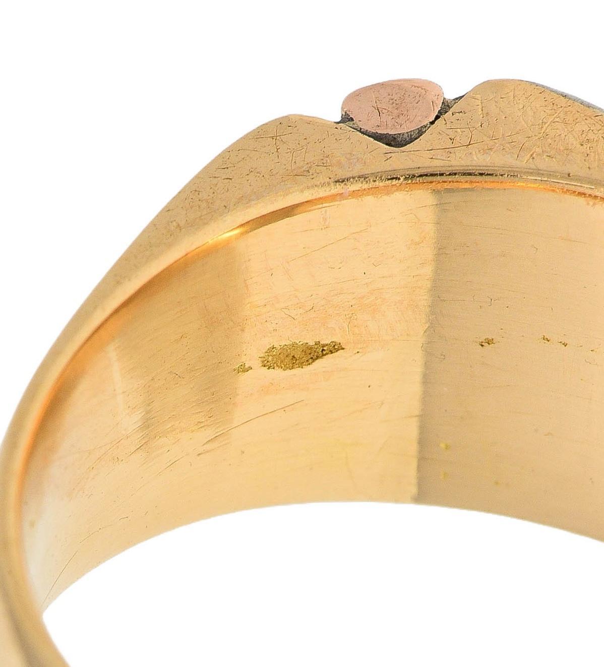 Anello industriale francese degli anni '60 in oro tricolore a 18 carati in vendita 4
