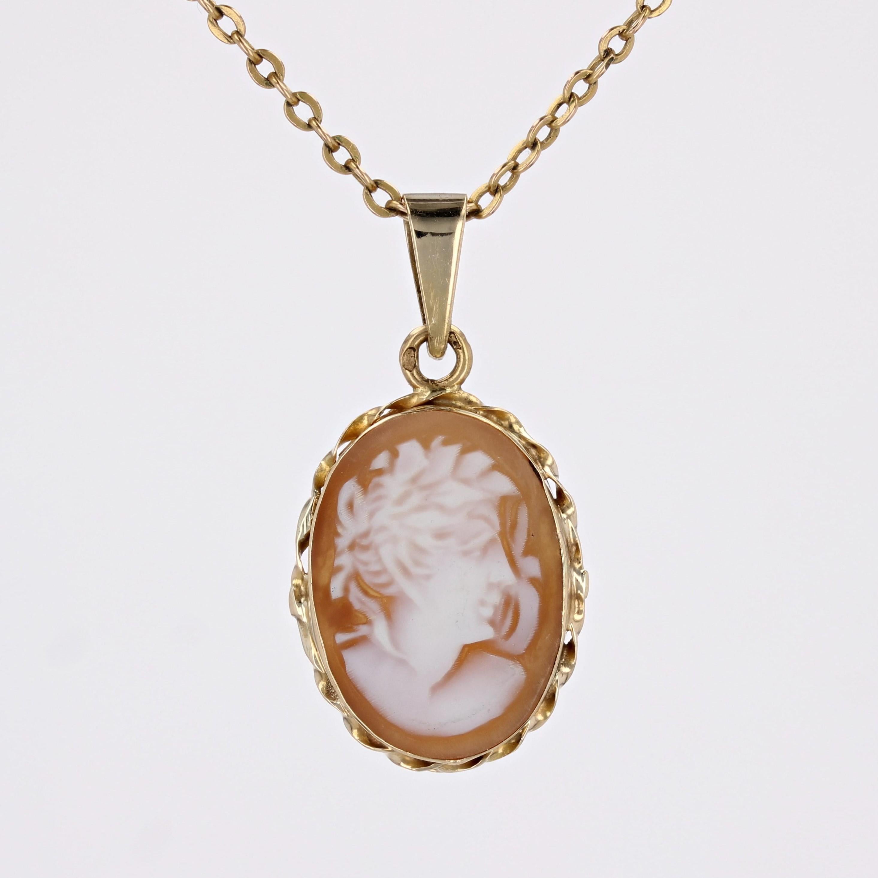 French 1960s 18 Karat Yellow Gold Cameo Pendant 2