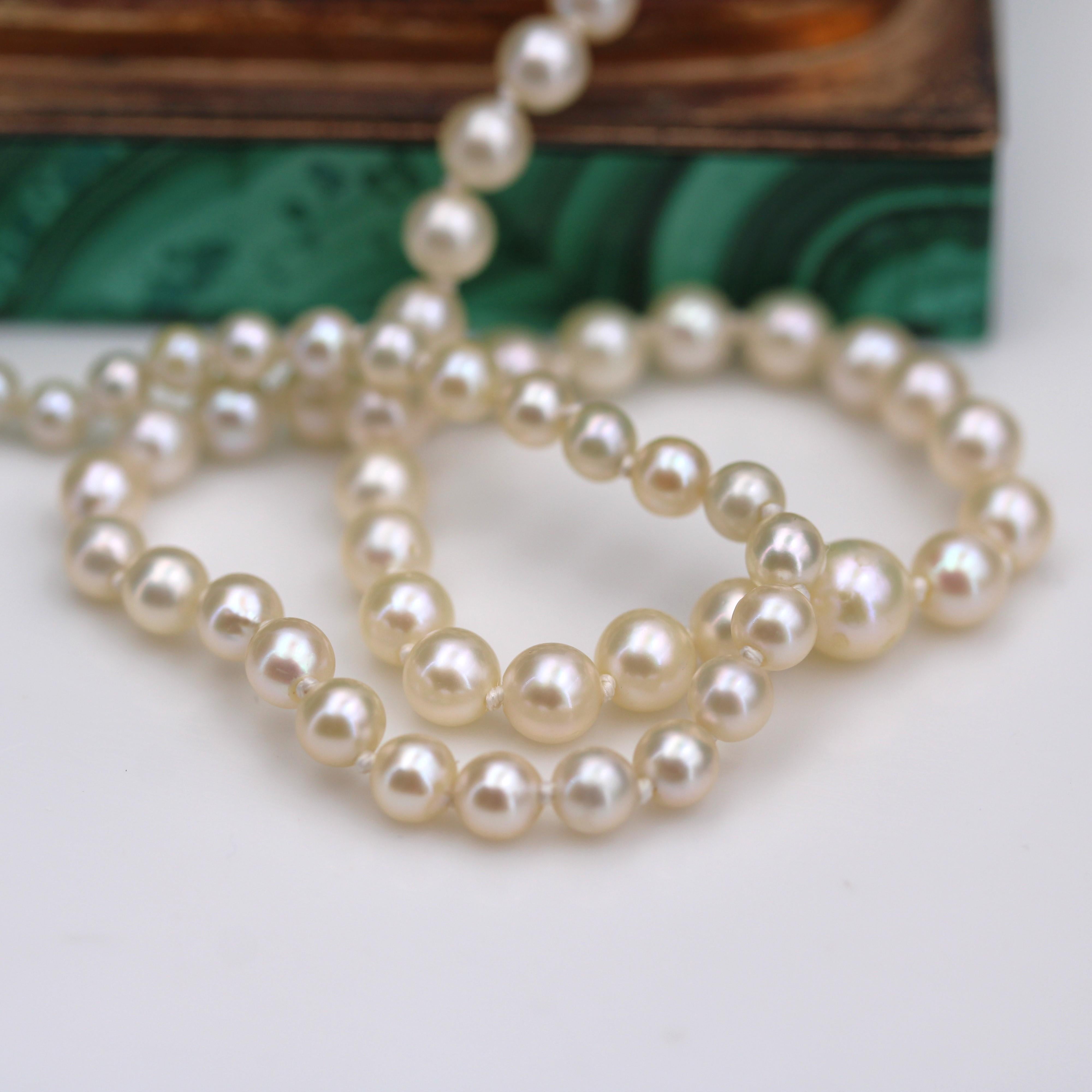 French 1960s 18 Karat Yellow Gold Clasp Cultured Pearl Necklace 9