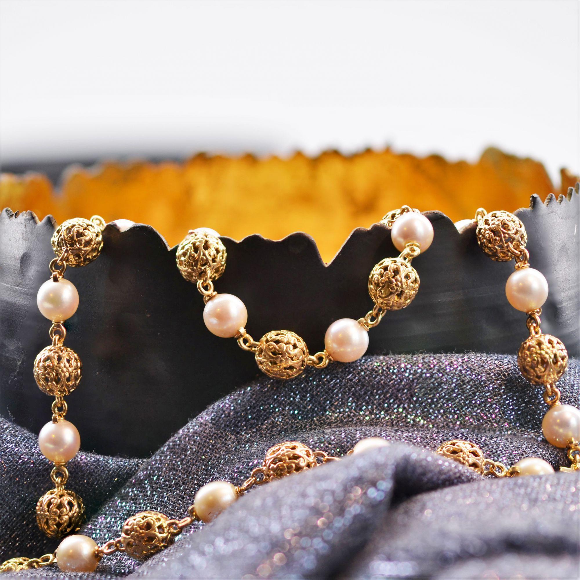 Collana convertibile di perle coltivate in oro giallo 18 carati francese degli anni '60 in vendita 12
