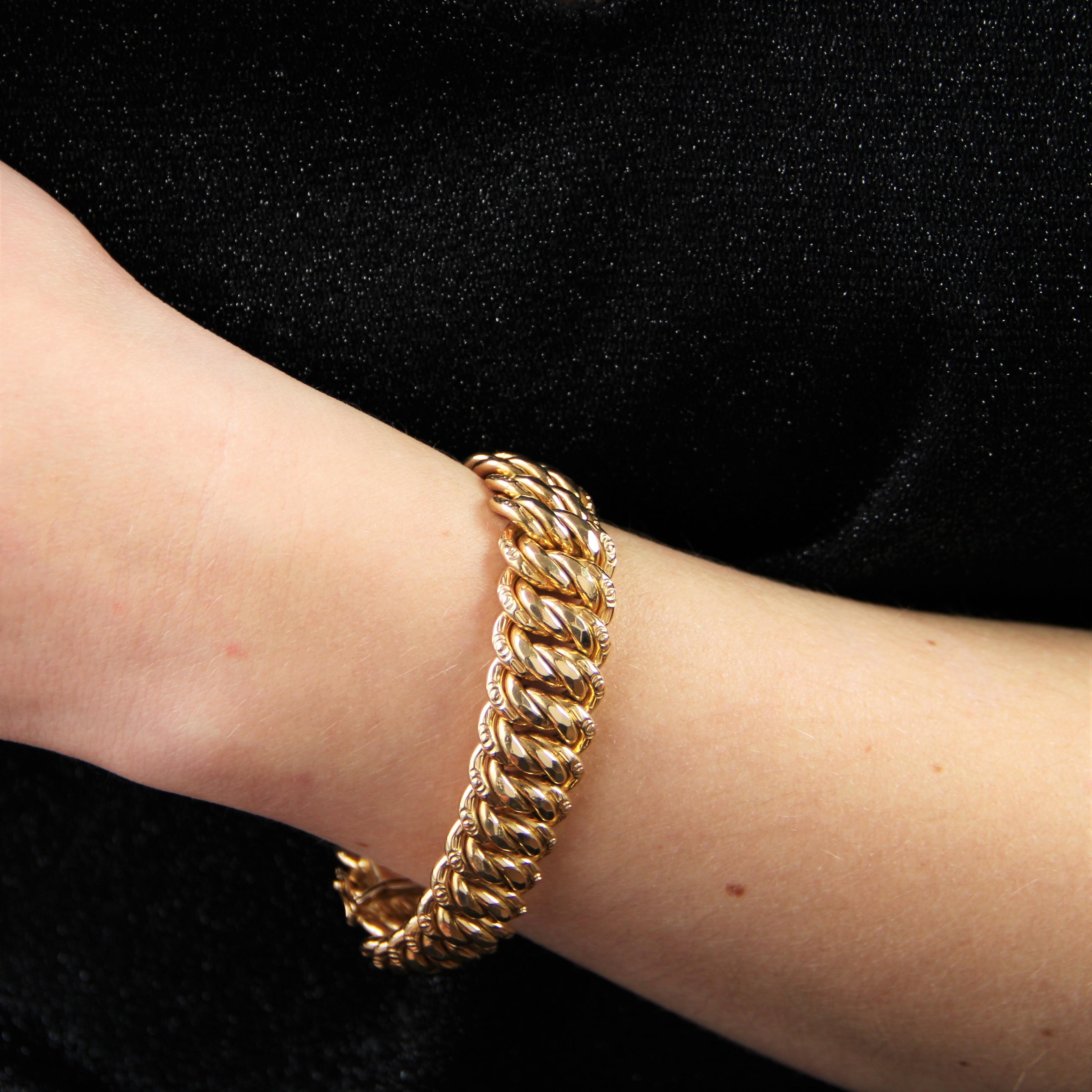 Women's French 1960s 18 Karat Yellow Gold Curb Bracelet
