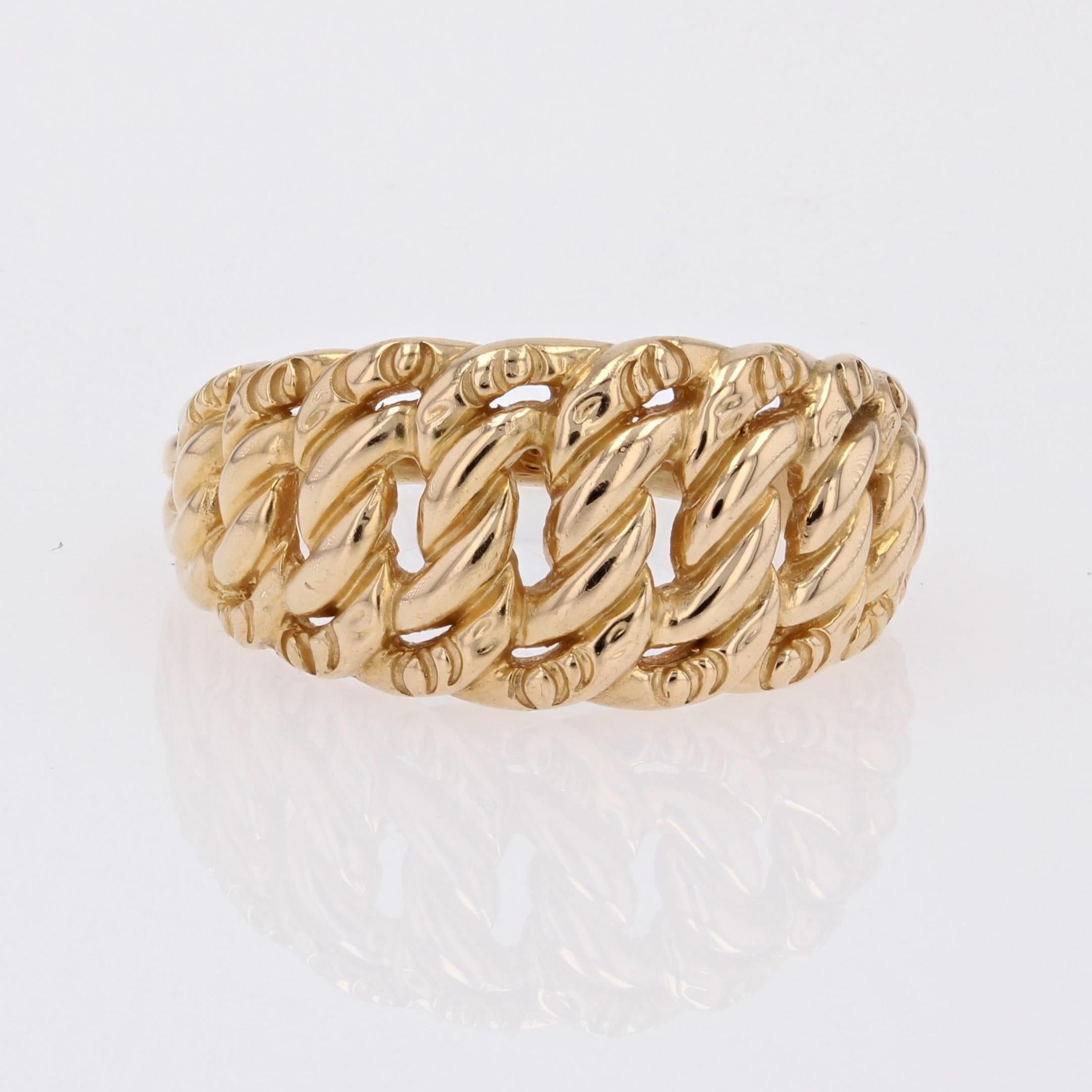 French 1960s 18 Karat Yellow Gold Curb Chain Ring In Good Condition For Sale In Poitiers, FR