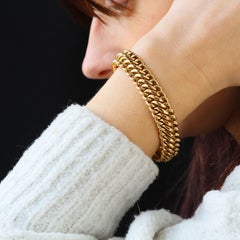 French 1960s 18 Karat Yellow Gold Curb Link Retro Bracelet