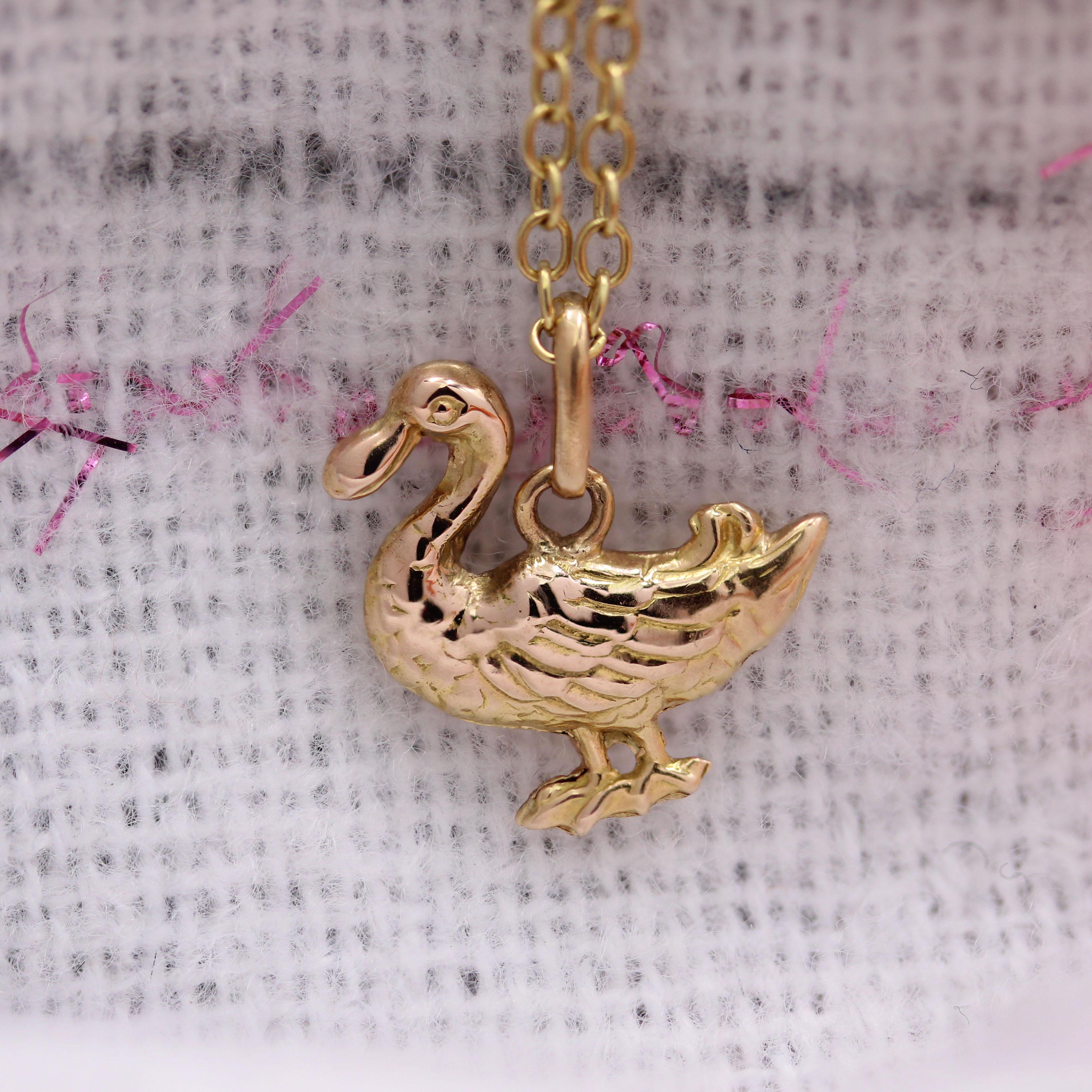 Französischer Duck Charm-Anhänger aus 18 Karat Gelbgold, 1960er Jahre (Retro) im Angebot