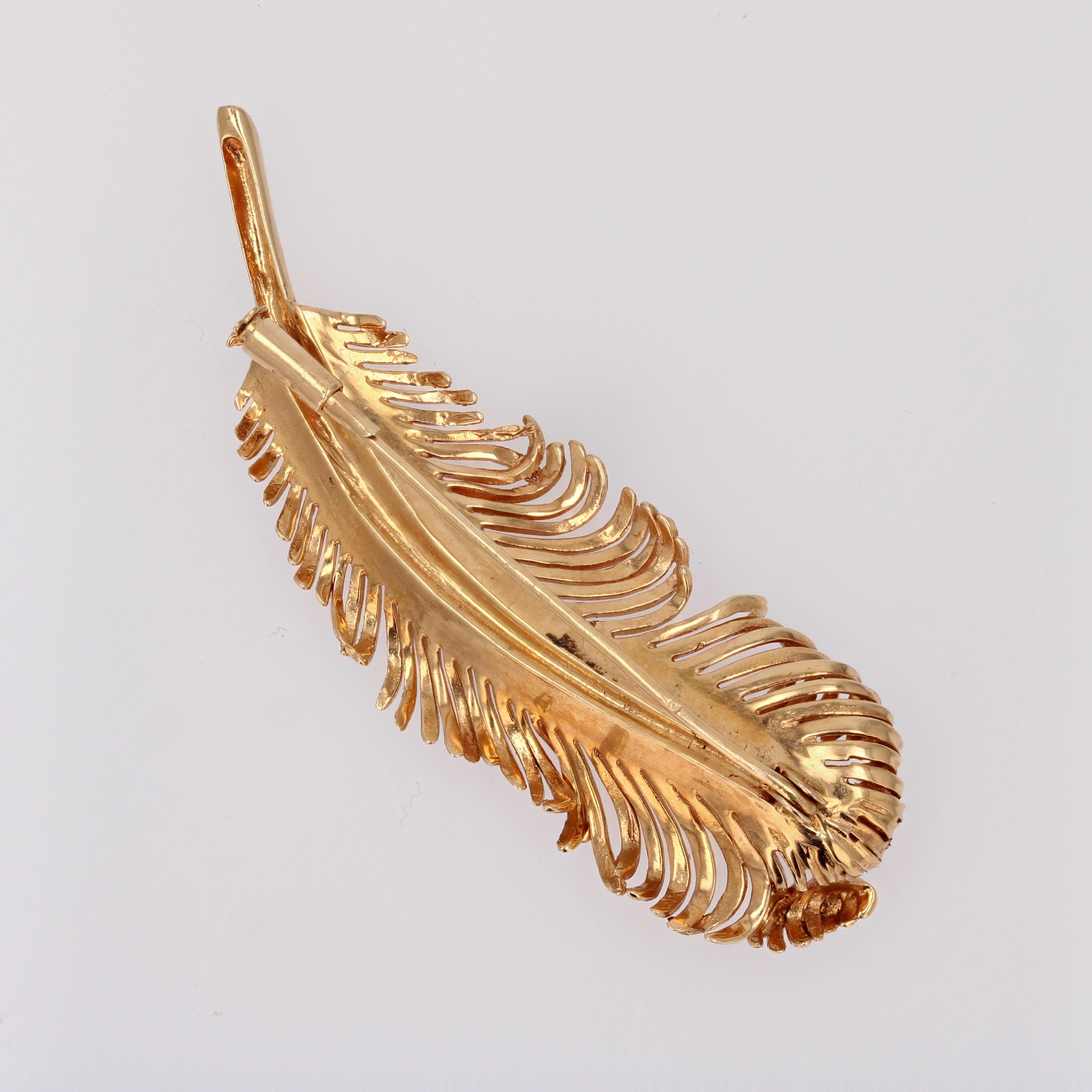 French 1960s 18 Karat Yellow Gold Feather Retro Brooch For Sale 6