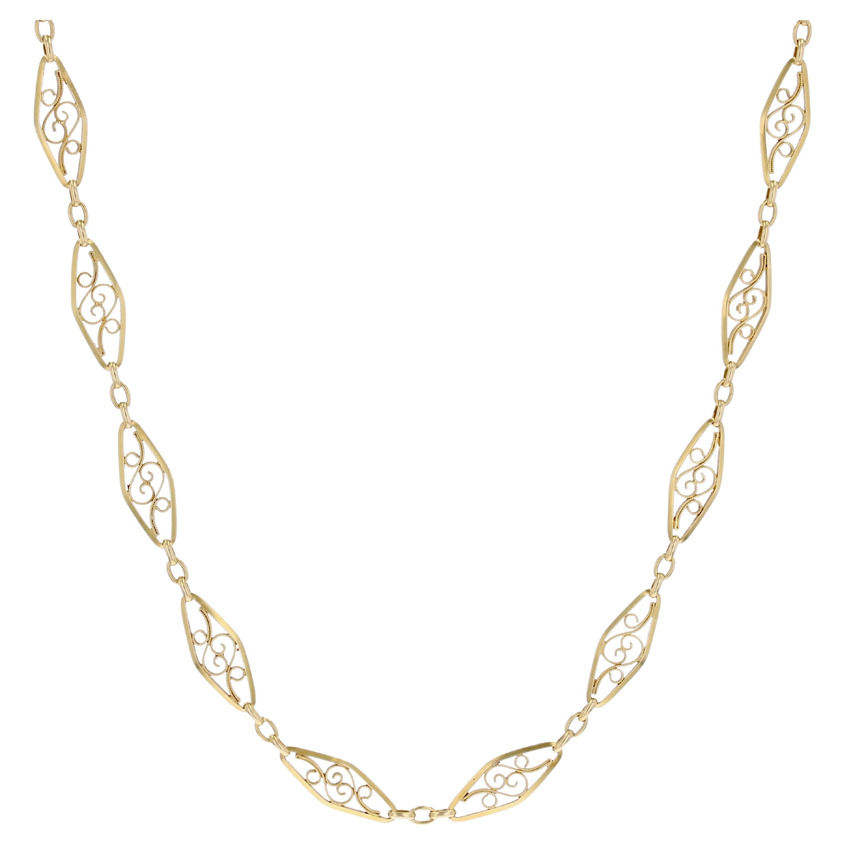 French 1960s 18 Karat Yellow Gold Filigree Chain Necklace