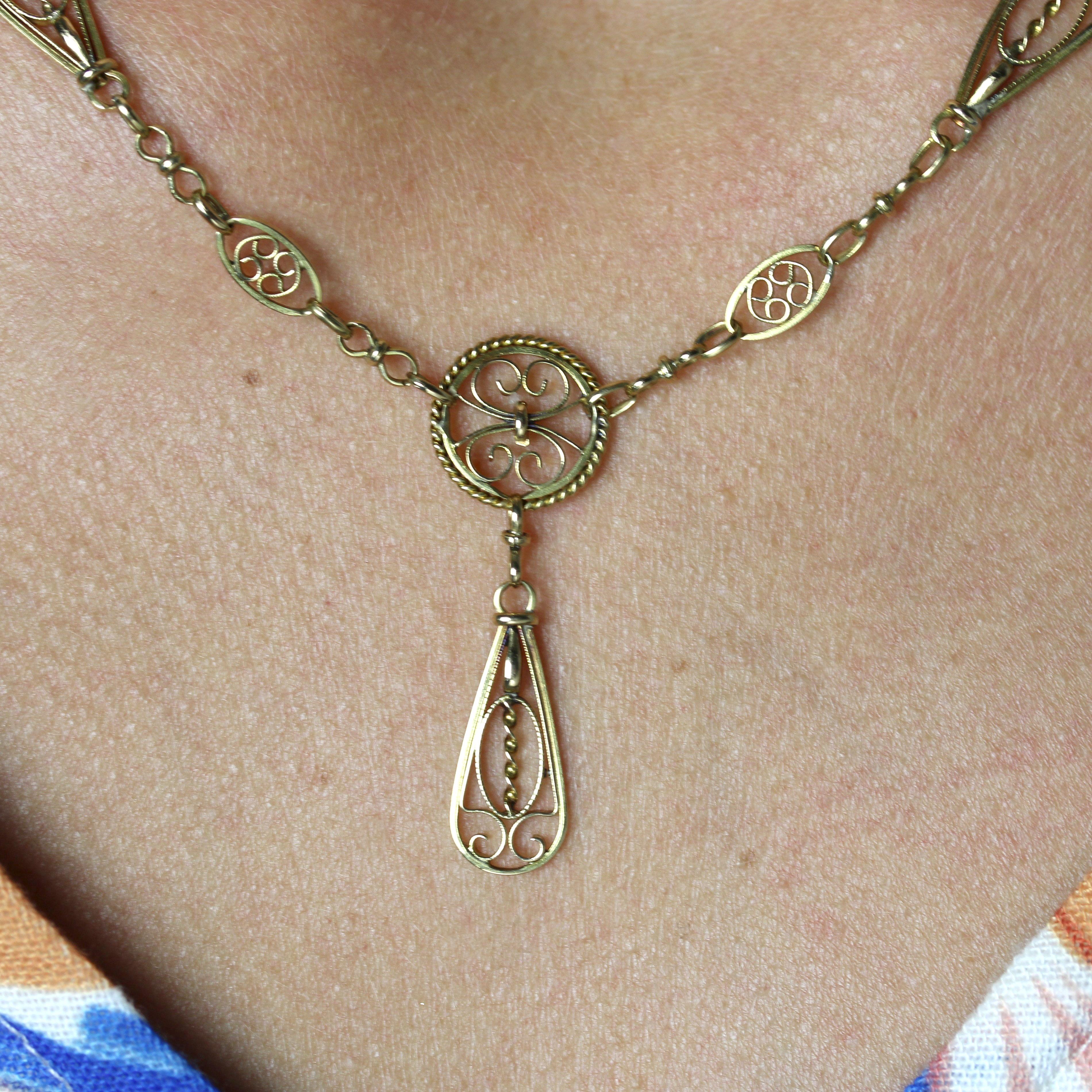 Collana francese degli anni '60 in oro giallo 18 carati con filigrana in vendita 6