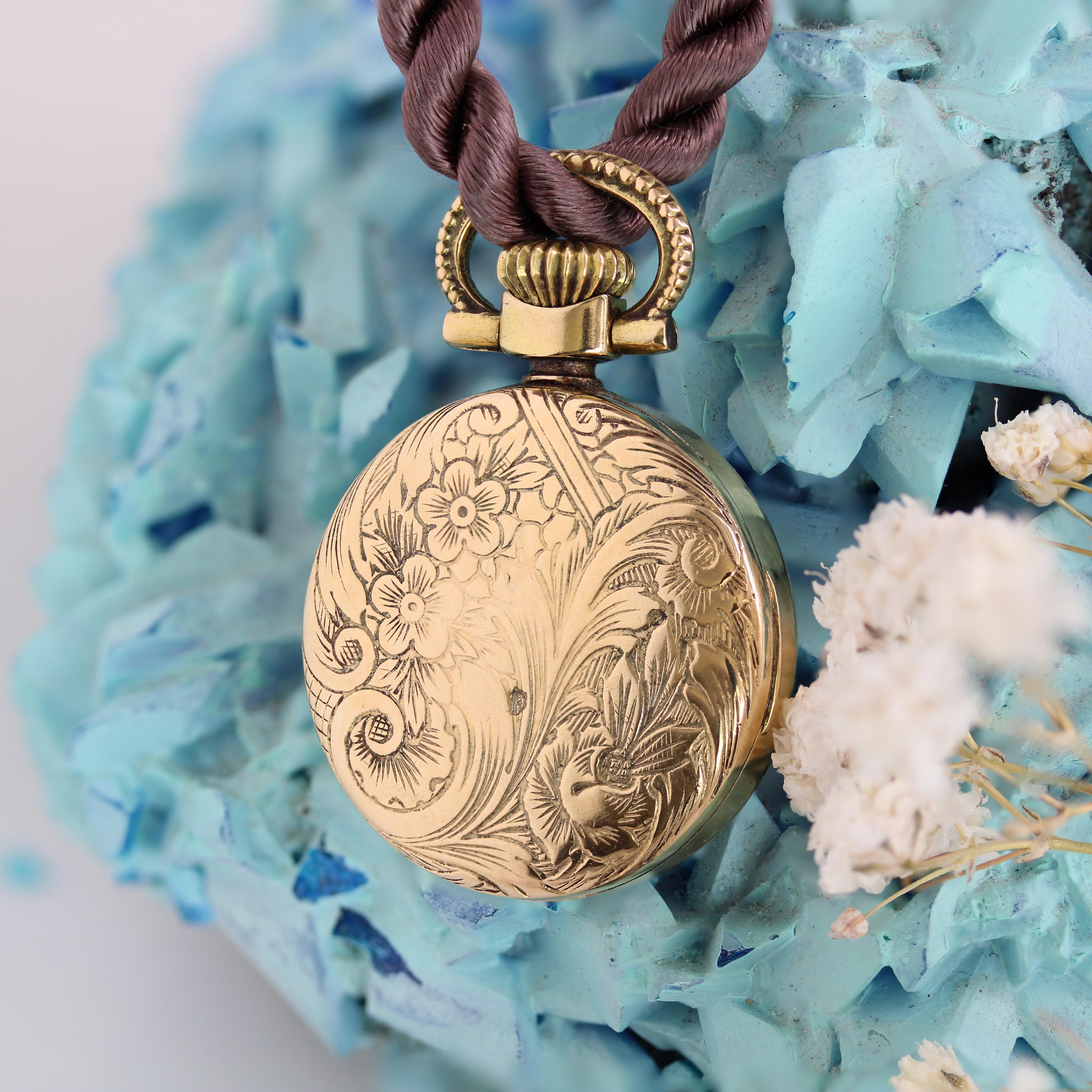 Rétro Pendentif en or jaune 18 carats Flamor pour montre de poche de femme des années 1960 en vente