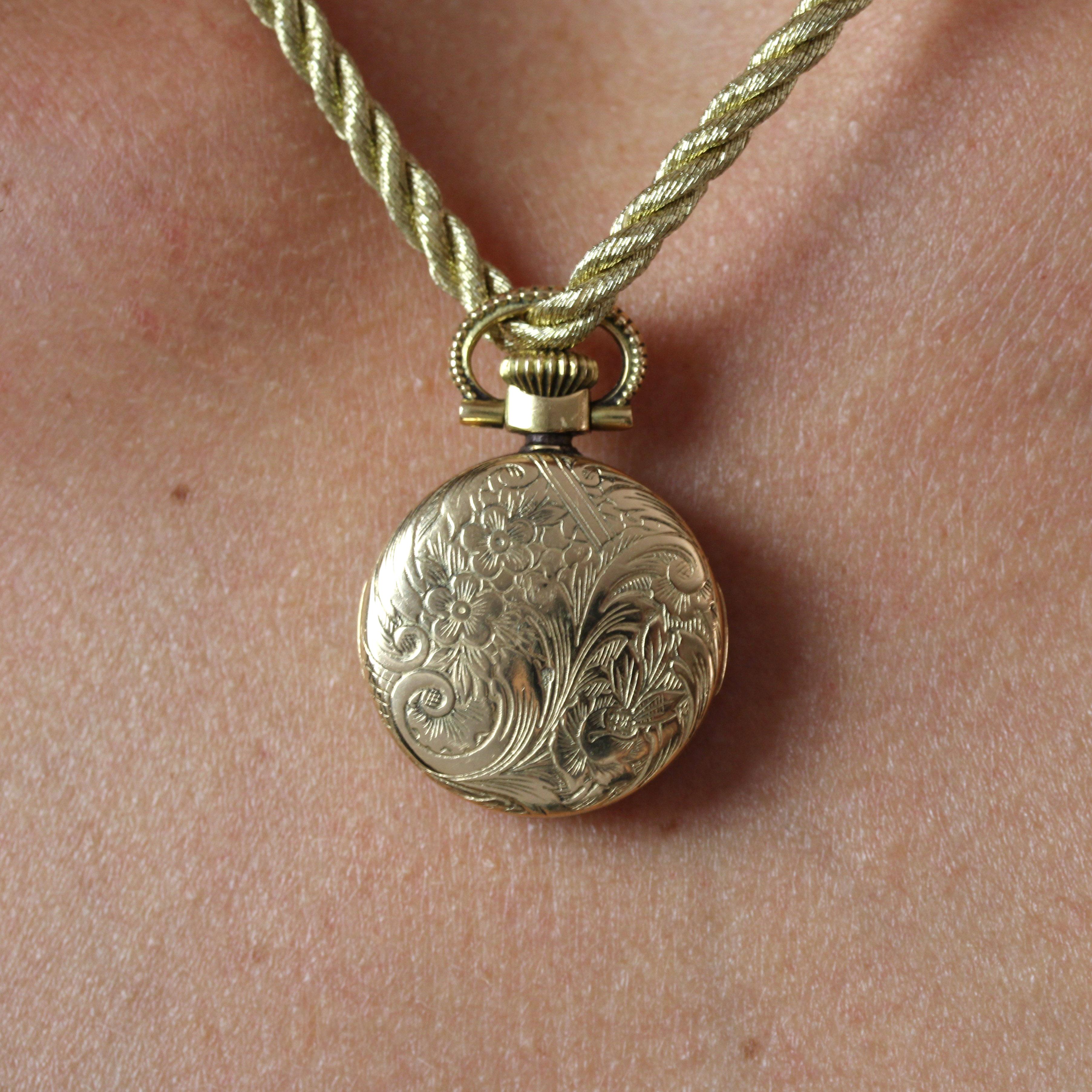 Pendentif en or jaune 18 carats Flamor pour montre de poche de femme des années 1960 en vente 4