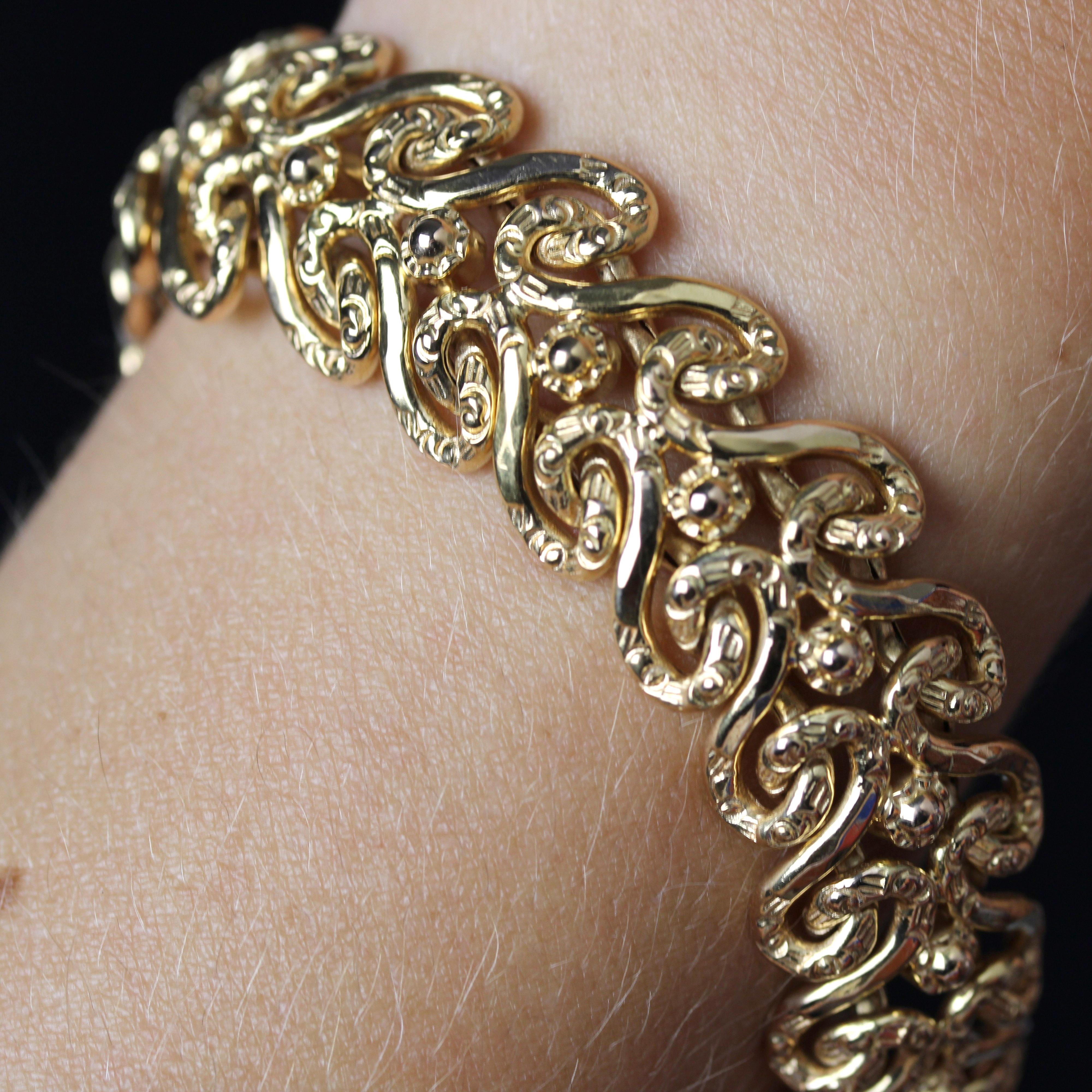 Französisches 1960er Jahre 18 Karat Gelbgold Flexibles Arabesken-Retro-Armband im Angebot 5