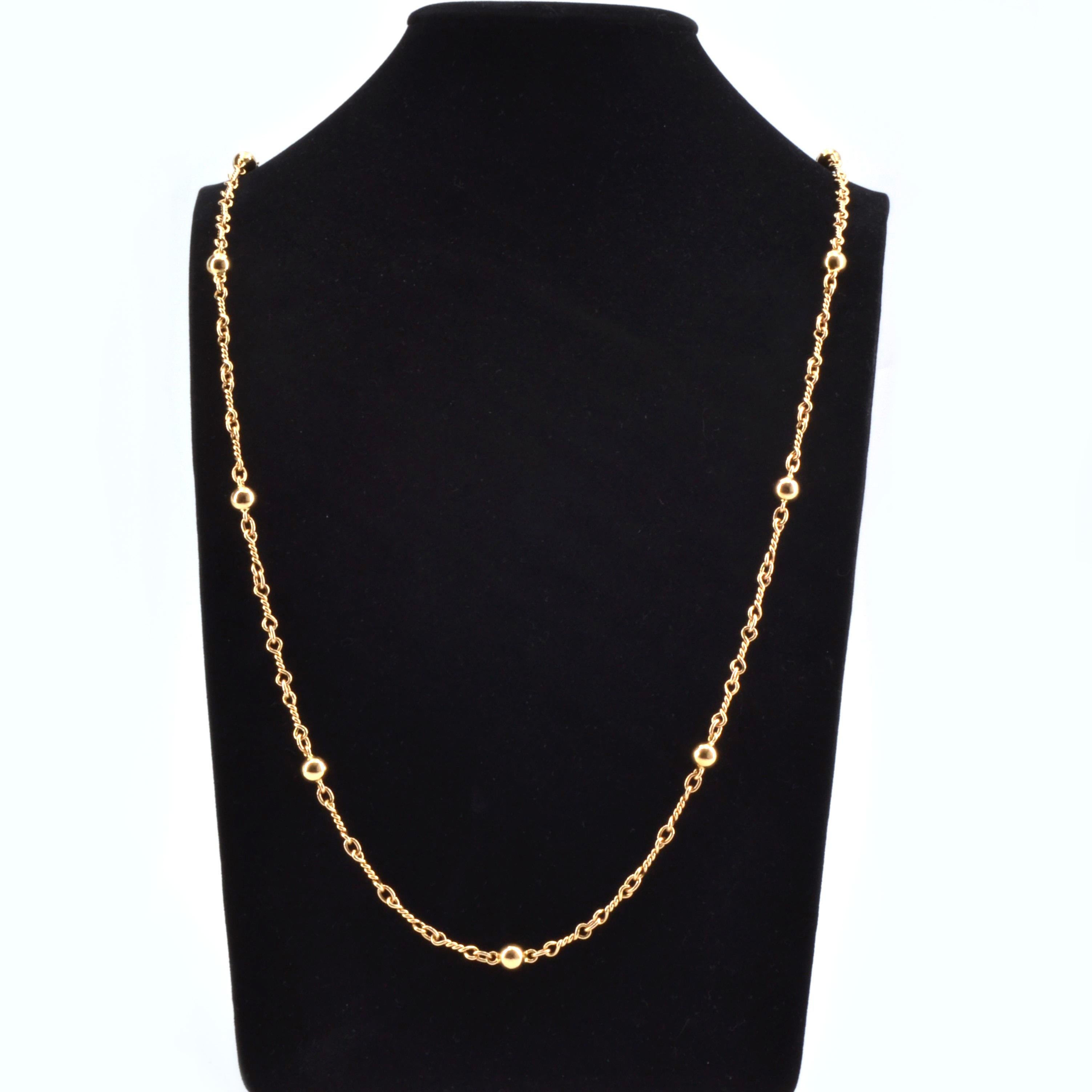 Französisch, 1960er Jahre 18 Karat Gelbgold Perlen gedrehte Links lange Halskette Damen im Angebot