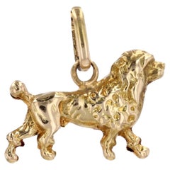 Ciondolo a forma di barboncino in oro giallo 18 carati francese degli anni '60