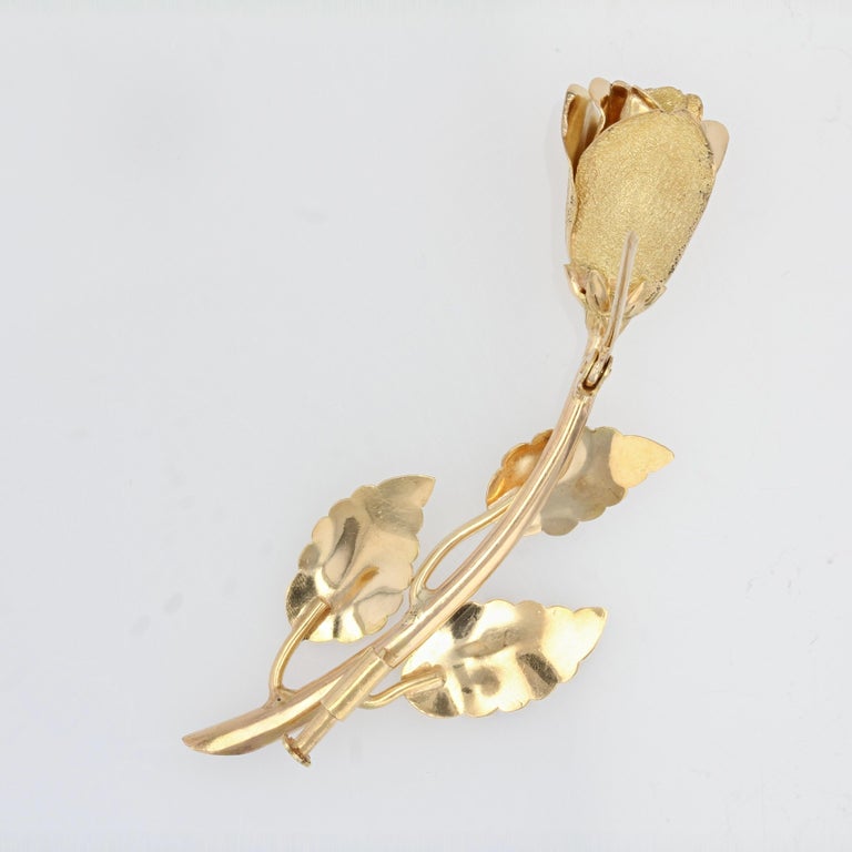French, 1960s, 18 Karat Yellow Gold Rosebud Brooch For Sale at 1stDibs