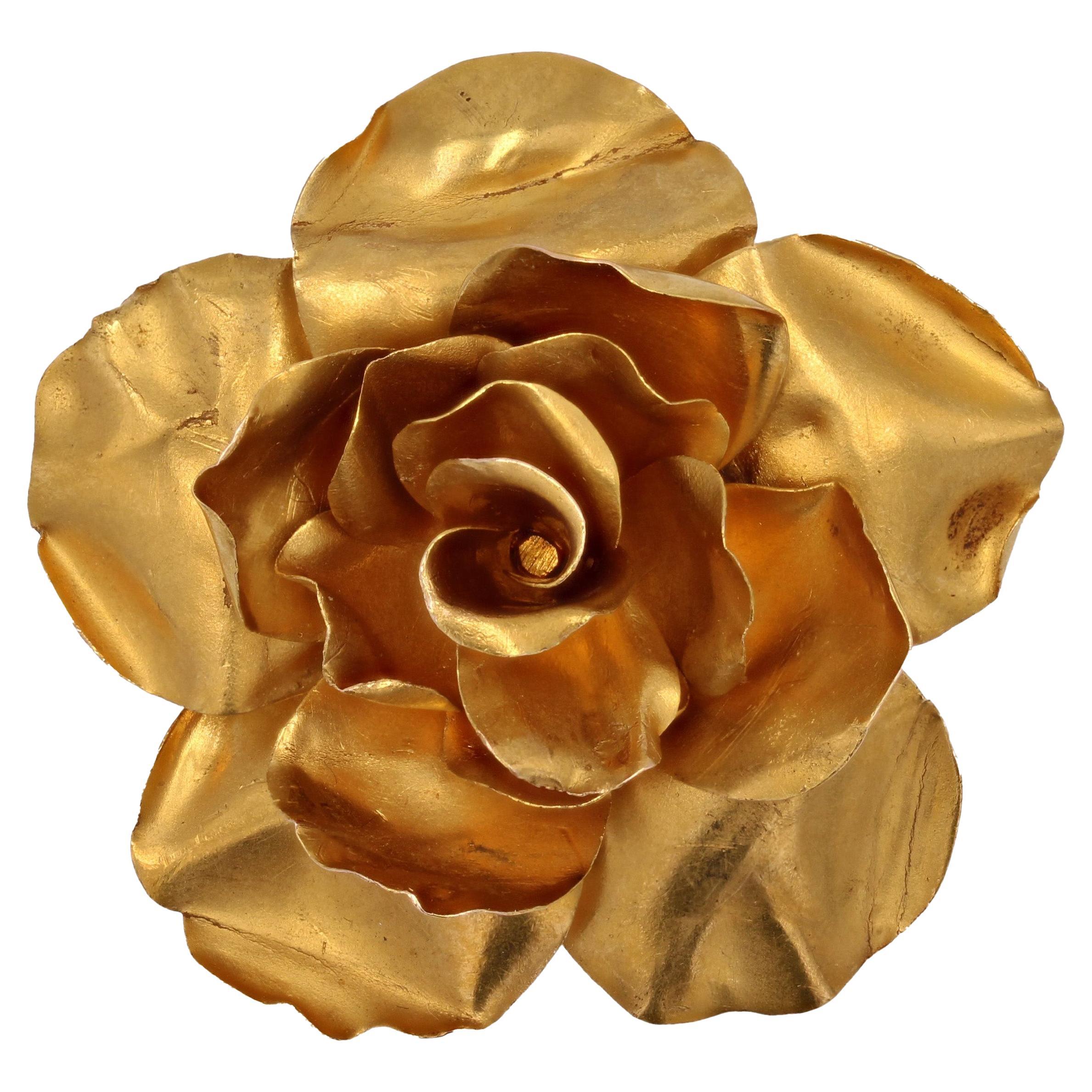 French 1960s 18 Karat Yellow Gold Rosebud Retro Brooch For Sale