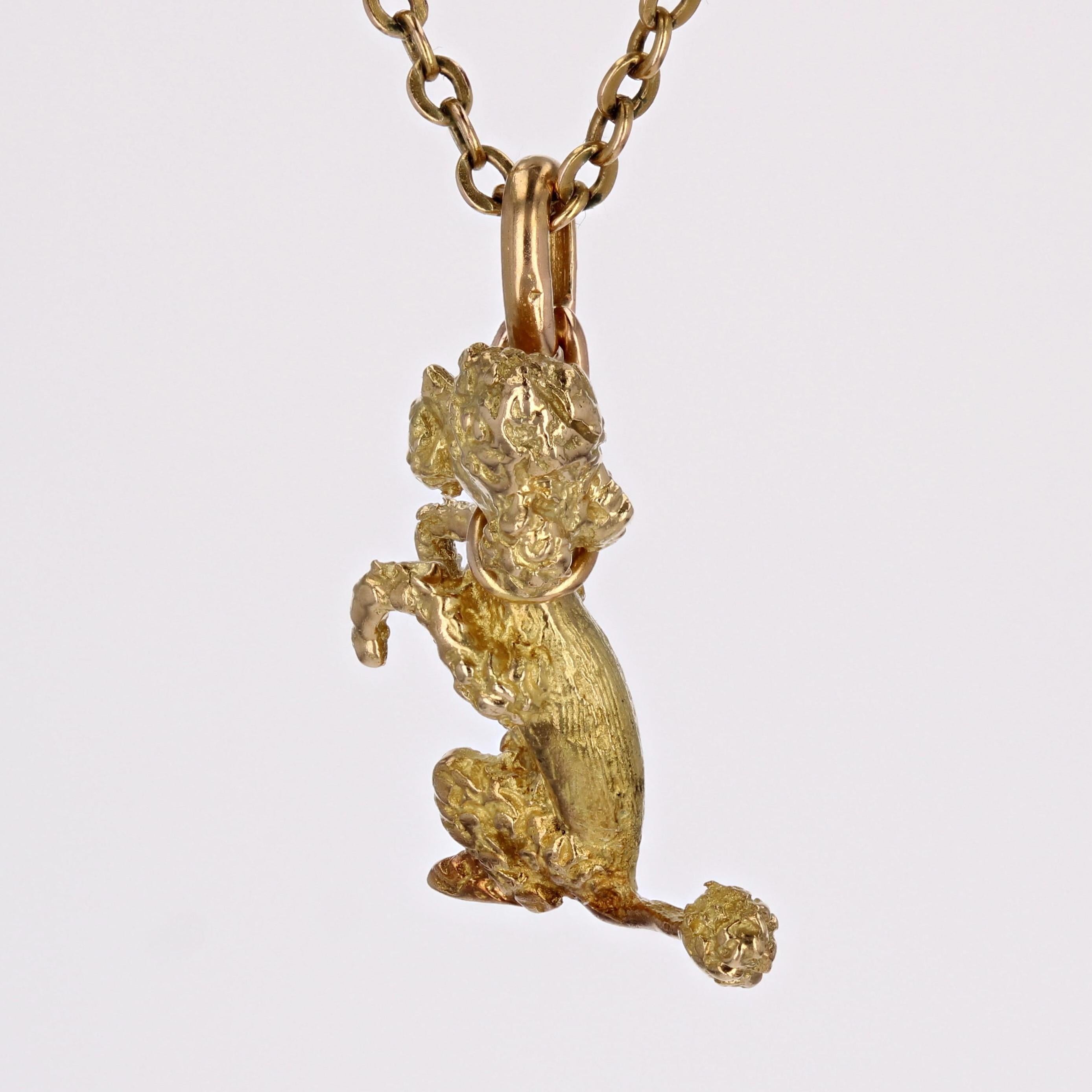 French 1960s 18 Karat Yellow Gold Sitting Poodle Charm Pendant For Sale 2