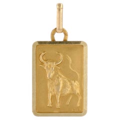 French 1960s 18 Karat Yellow Gold Taurus Rectangular Medal Pendant