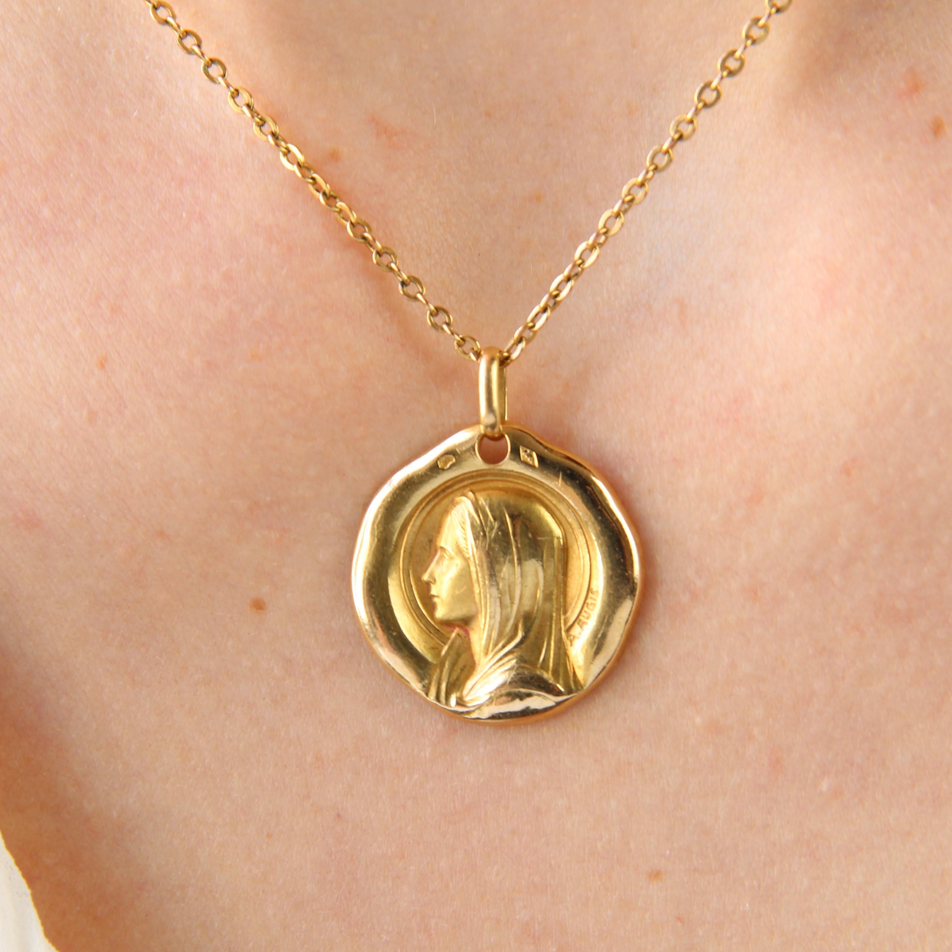French 1960s 18 Karat Yellow Gold Virgin Mary Augis Medal For Sale 1