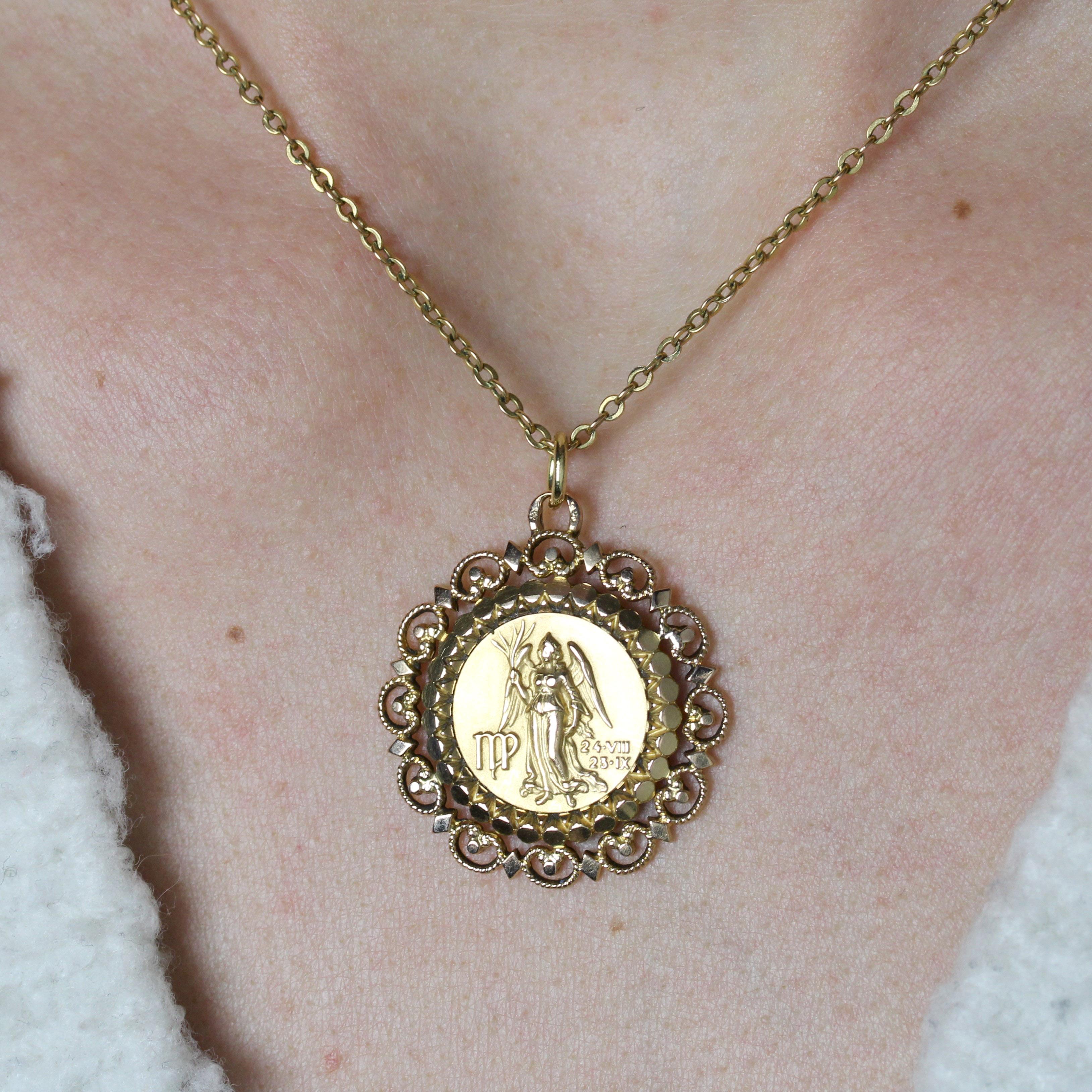 French 1960s 18 Karat Yellow Gold Zodiac Sign Virgo Medal Pendant For Sale 1