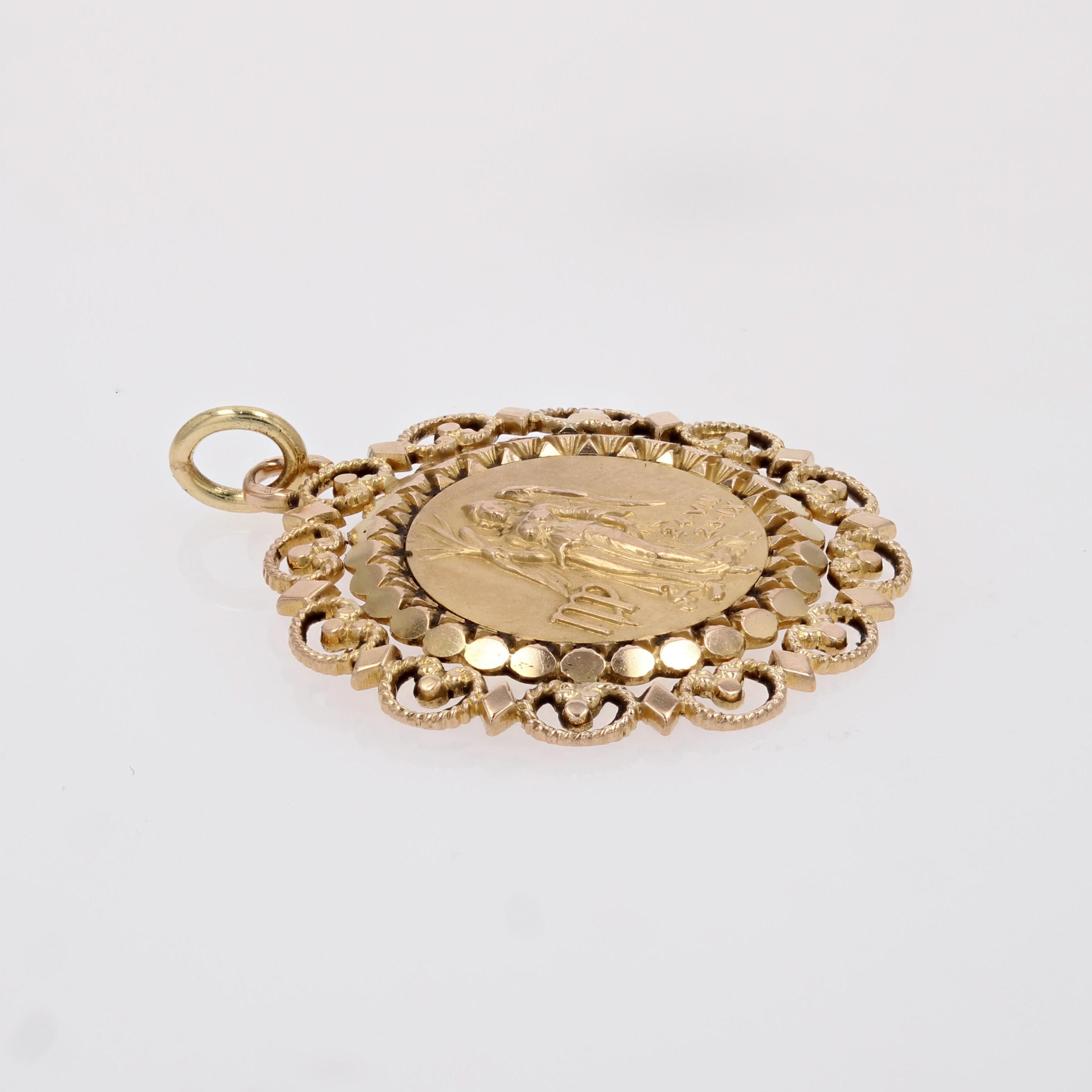 French 1960s 18 Karat Yellow Gold Zodiac Sign Virgo Medal Pendant For Sale 2
