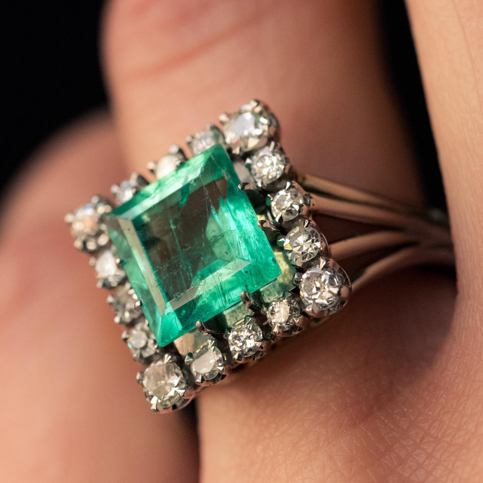 French 1960s 2 Carat Emerald Diamond 18 Karat White Gold Platinium Ring 4