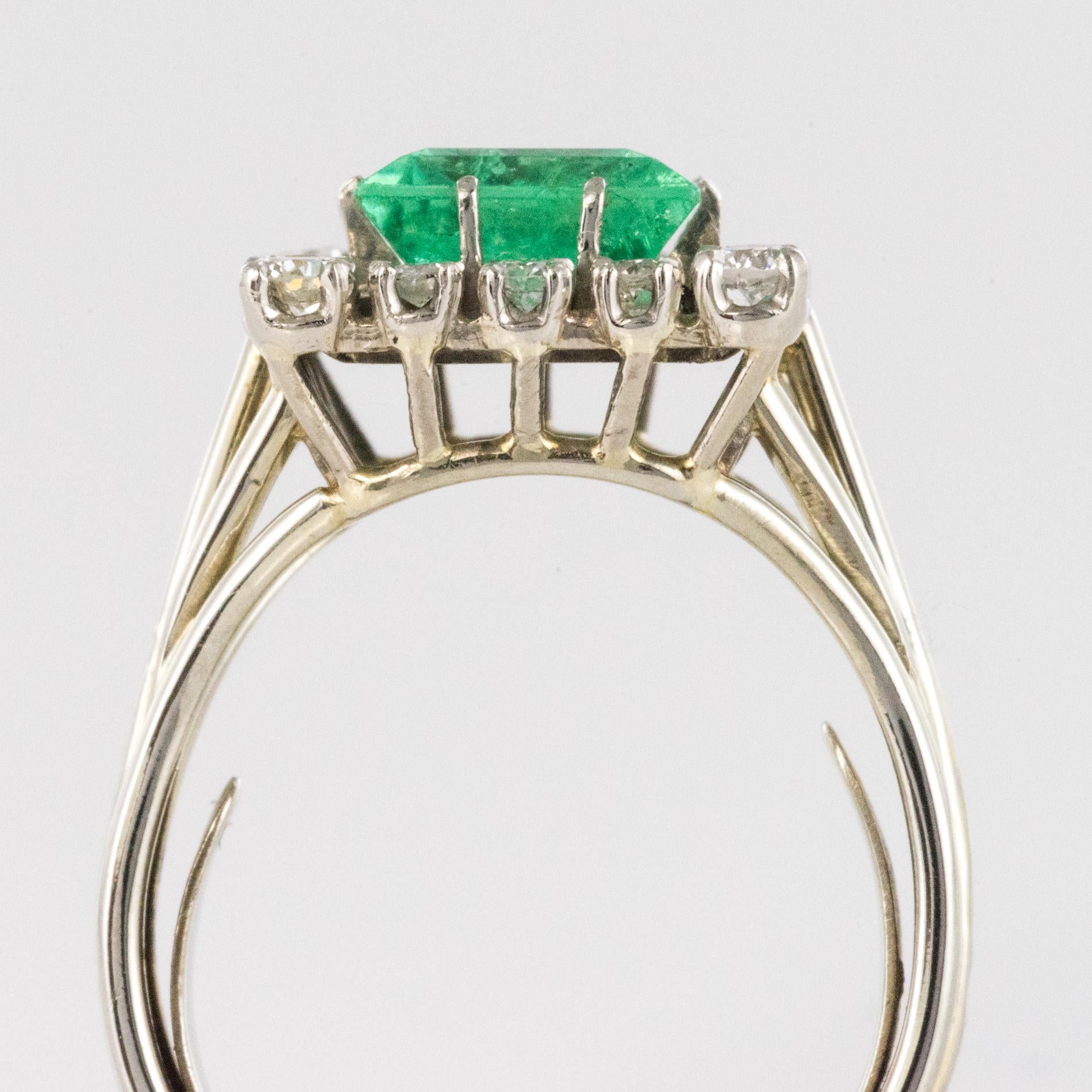 French 1960s 2 Carat Emerald Diamond 18 Karat White Gold Platinium Ring 5