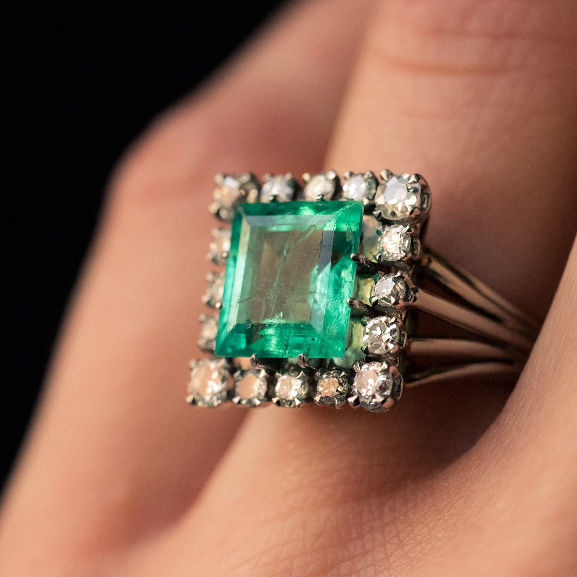 Emerald Cut French 1960s 2 Carat Emerald Diamond 18 Karat White Gold Platinium Ring