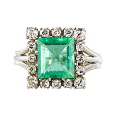 French 1960s 2 Carat Emerald Diamond 18 Karat White Gold Platinium Ring