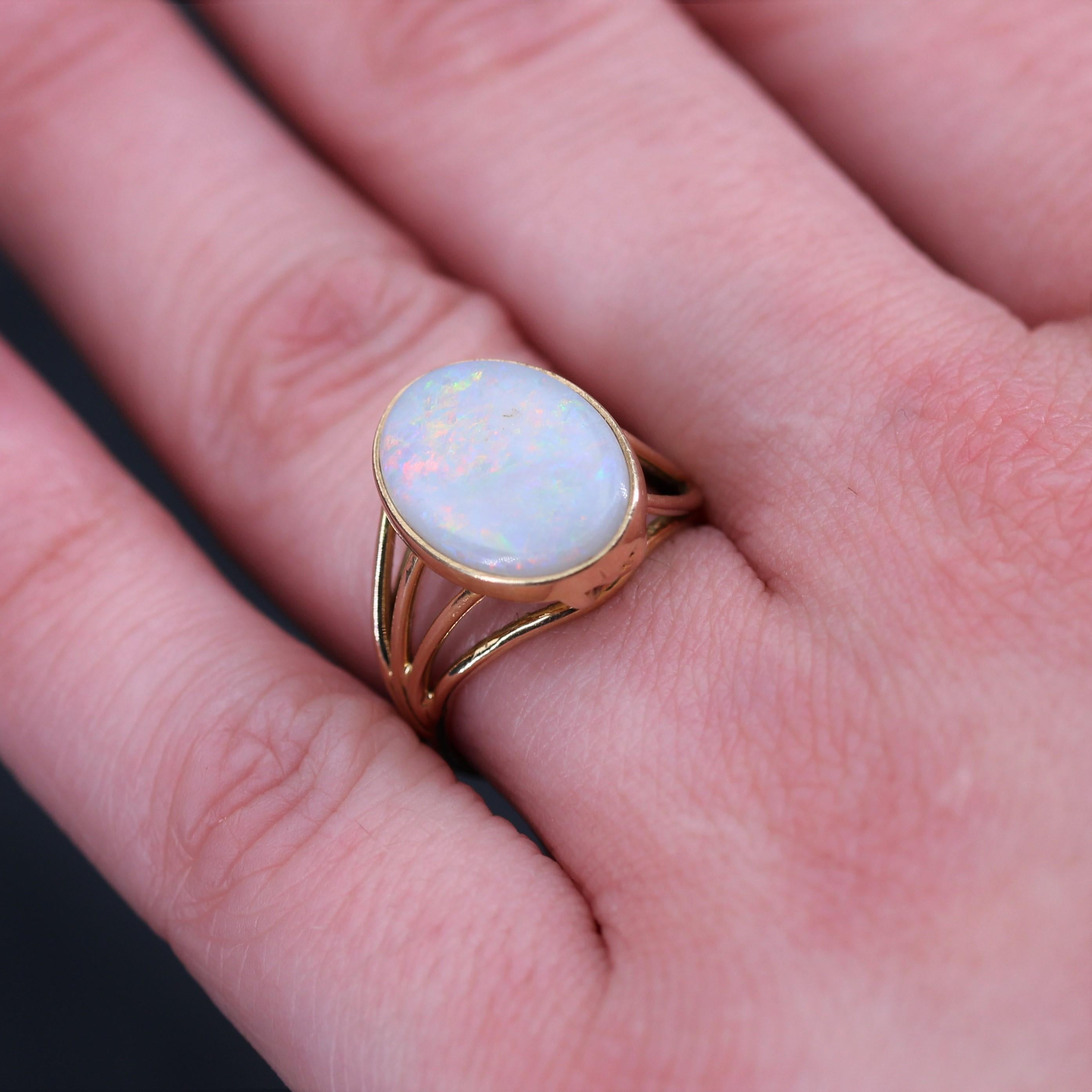 French 1960s 2 Carats Opal 18 Karat Yellow Gold Ring For Sale 7