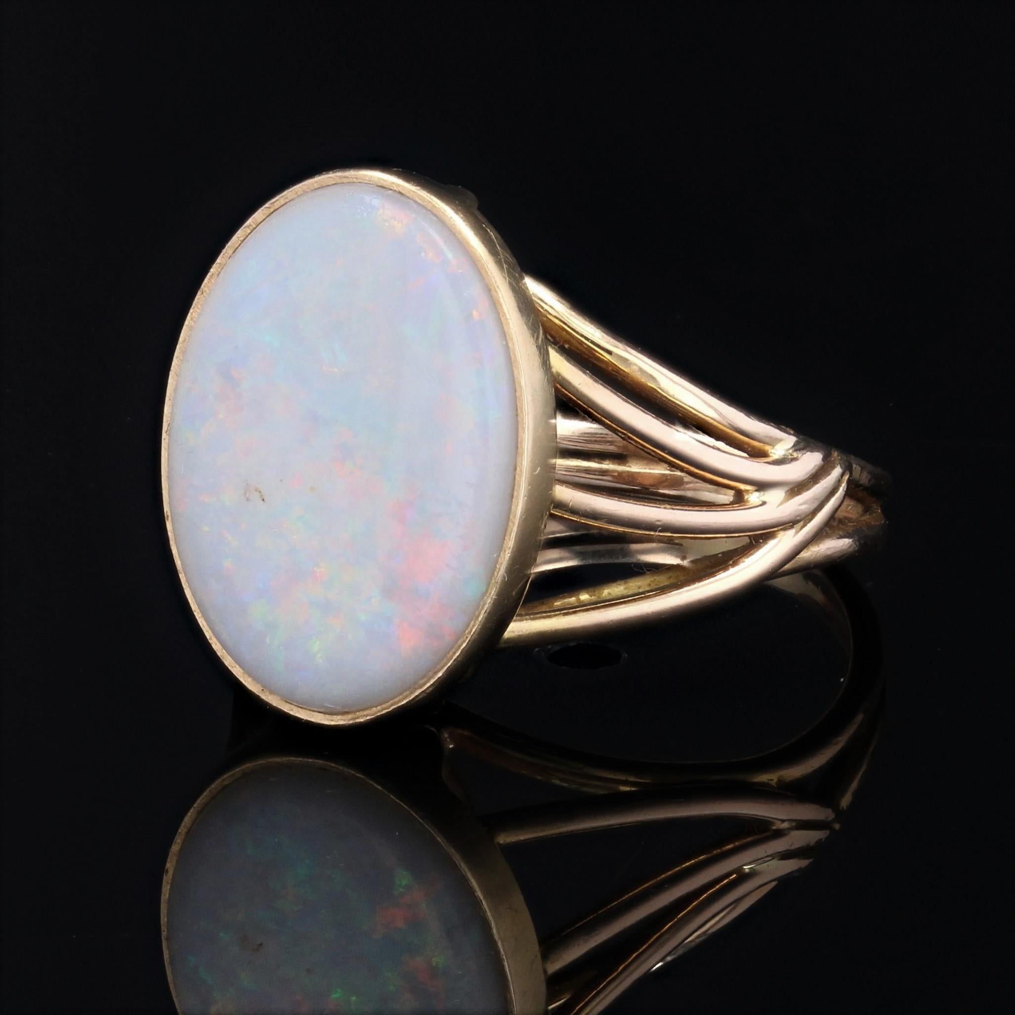 Women's French 1960s 2 Carats Opal 18 Karat Yellow Gold Ring For Sale