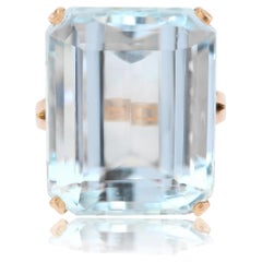 Französischer 1960er Jahre 29 Karat Aquamarin 18 Karat Rose Gold Ring