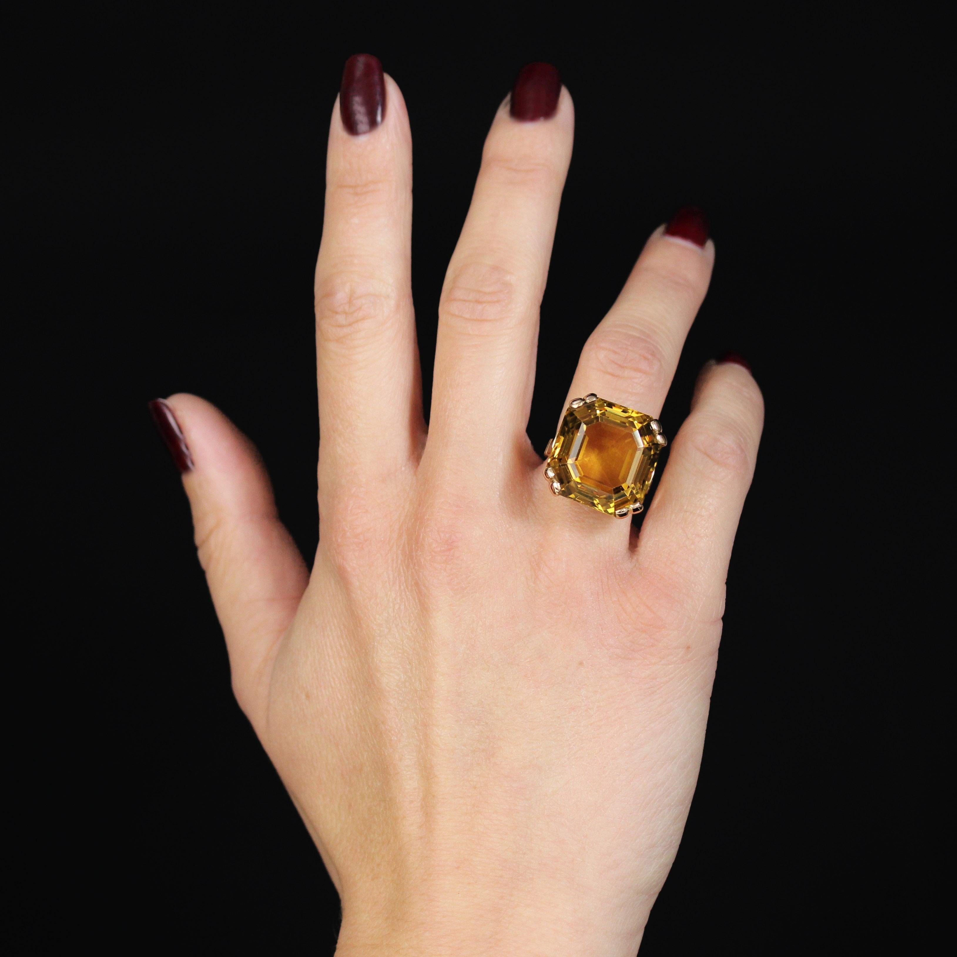 Französischer 1960er Jahre 31 Karat Citrin 18 Karat Rose Gold Retro Cocktail Ring im Zustand „Hervorragend“ im Angebot in Poitiers, FR